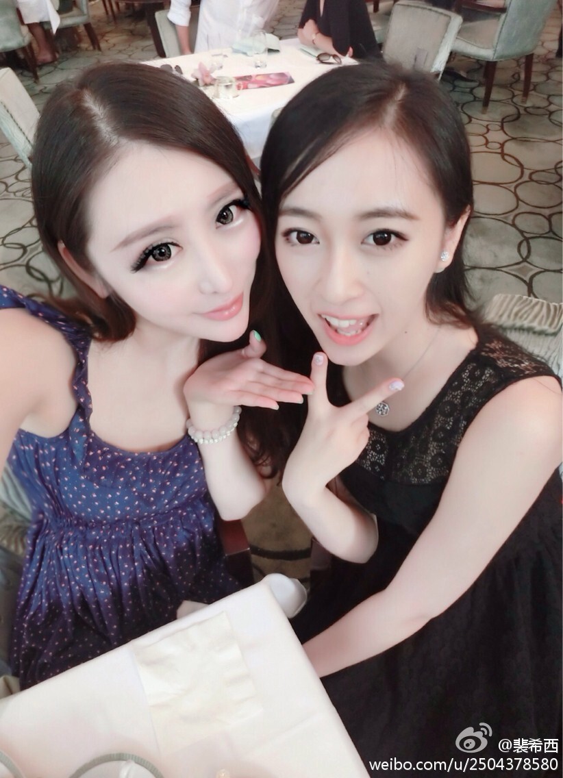 性感豪乳车模 - 裴希西 黑丝长腿姐姐 1