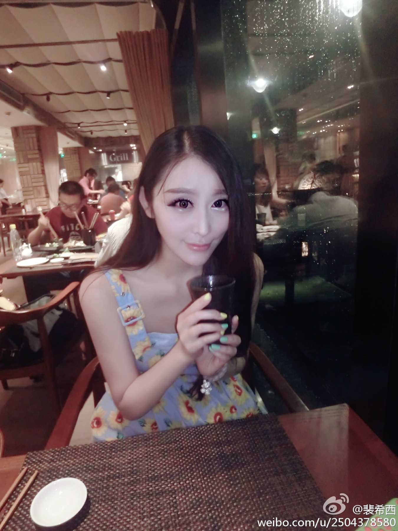 性感豪乳车模 - 裴希西 黑丝长腿姐姐 1