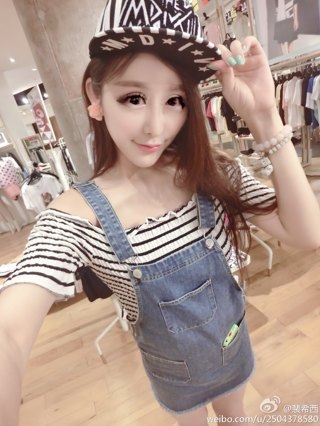 性感豪乳车模 - 裴希西 黑丝长腿姐姐 1