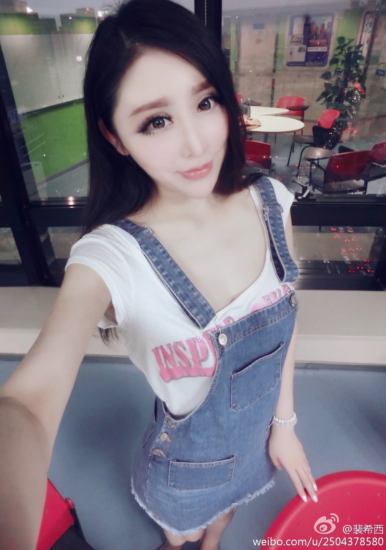 性感豪乳车模 - 裴希西 黑丝长腿姐姐 1