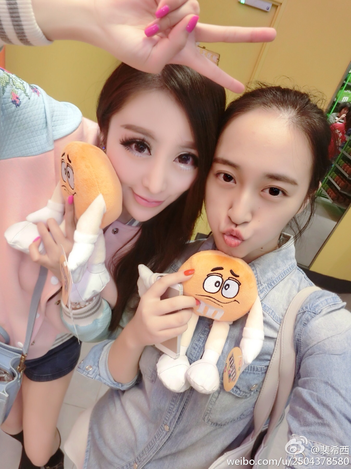 性感豪乳车模 - 裴希西 黑丝长腿姐姐 1