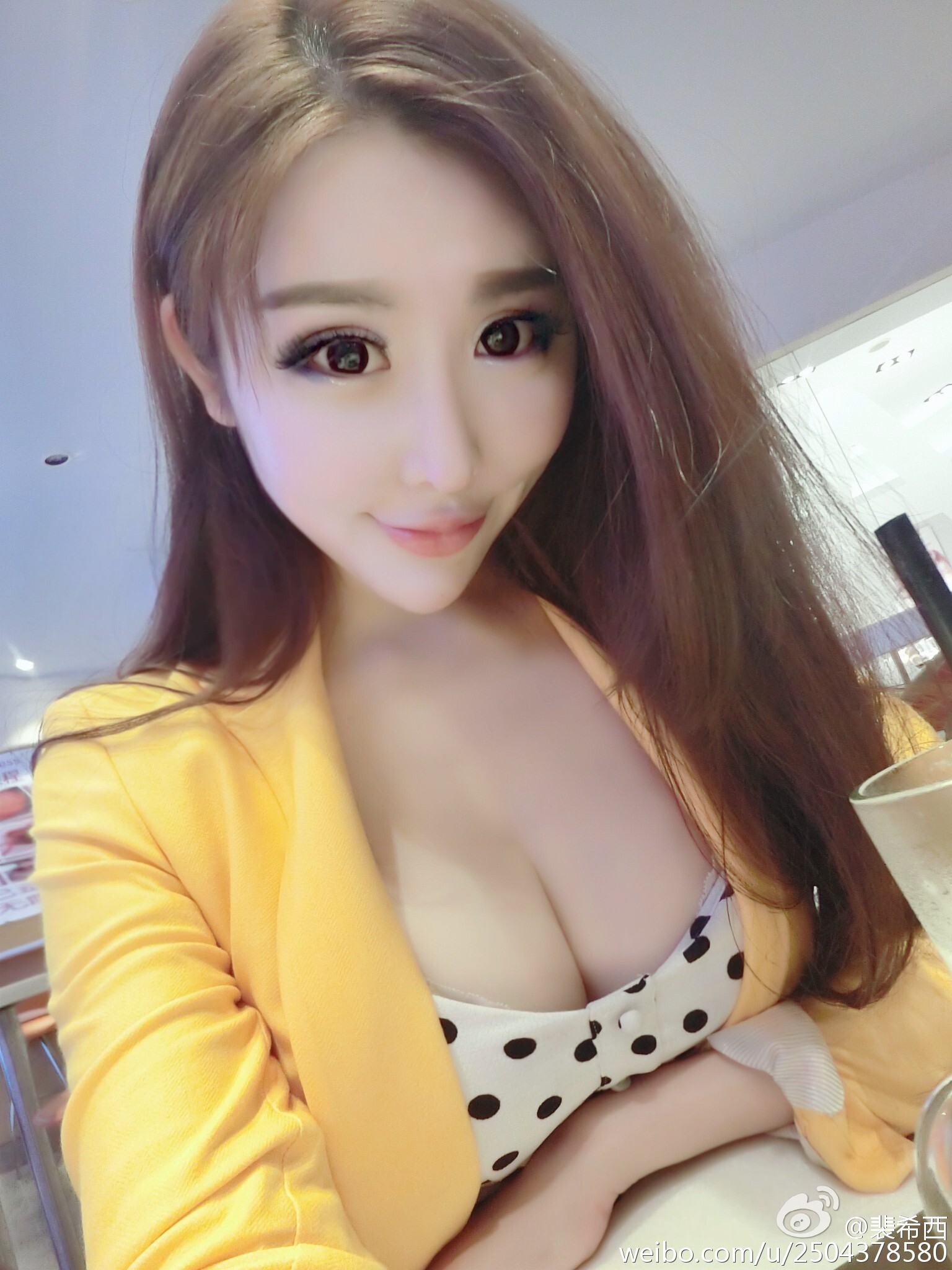 性感豪乳车模 - 裴希西 黑丝长腿姐姐 2