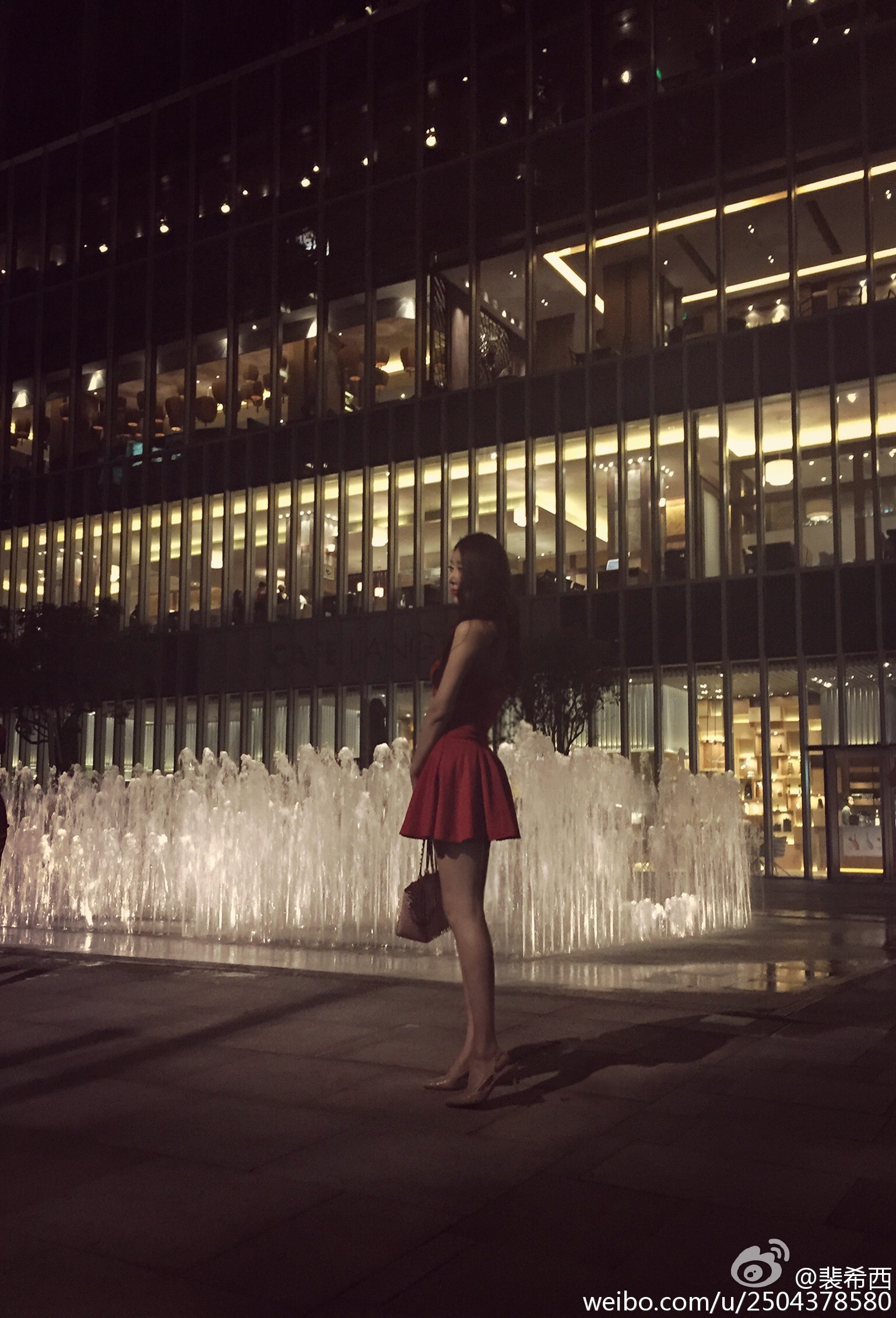 性感豪乳车模 - 裴希西 黑丝长腿姐姐 2