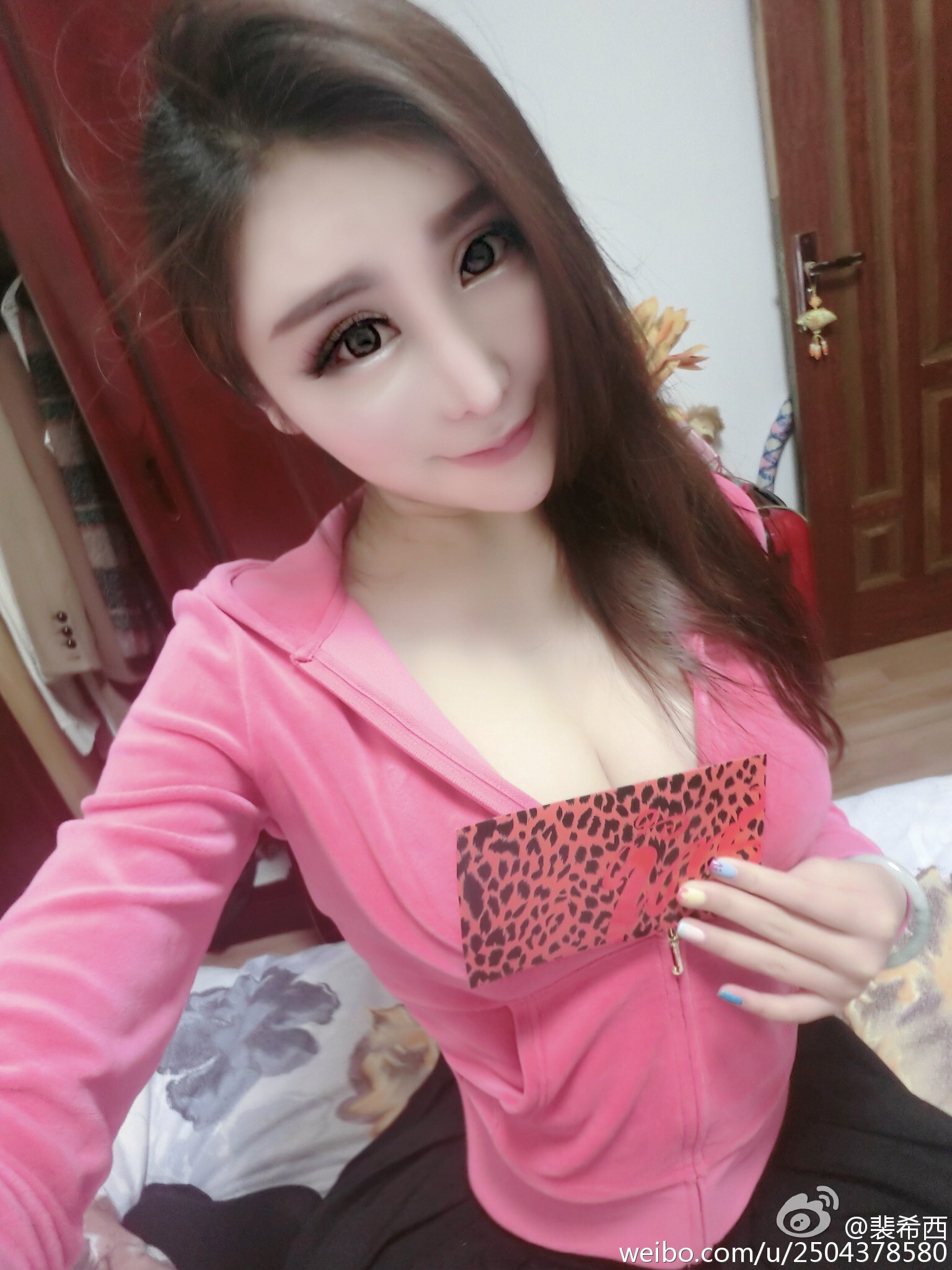 性感豪乳车模 - 裴希西 黑丝长腿姐姐 2