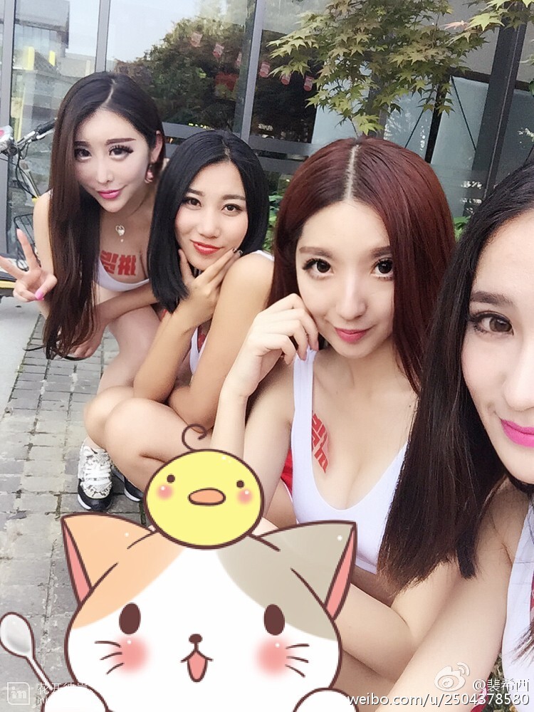 性感豪乳车模 - 裴希西 黑丝长腿姐姐 2