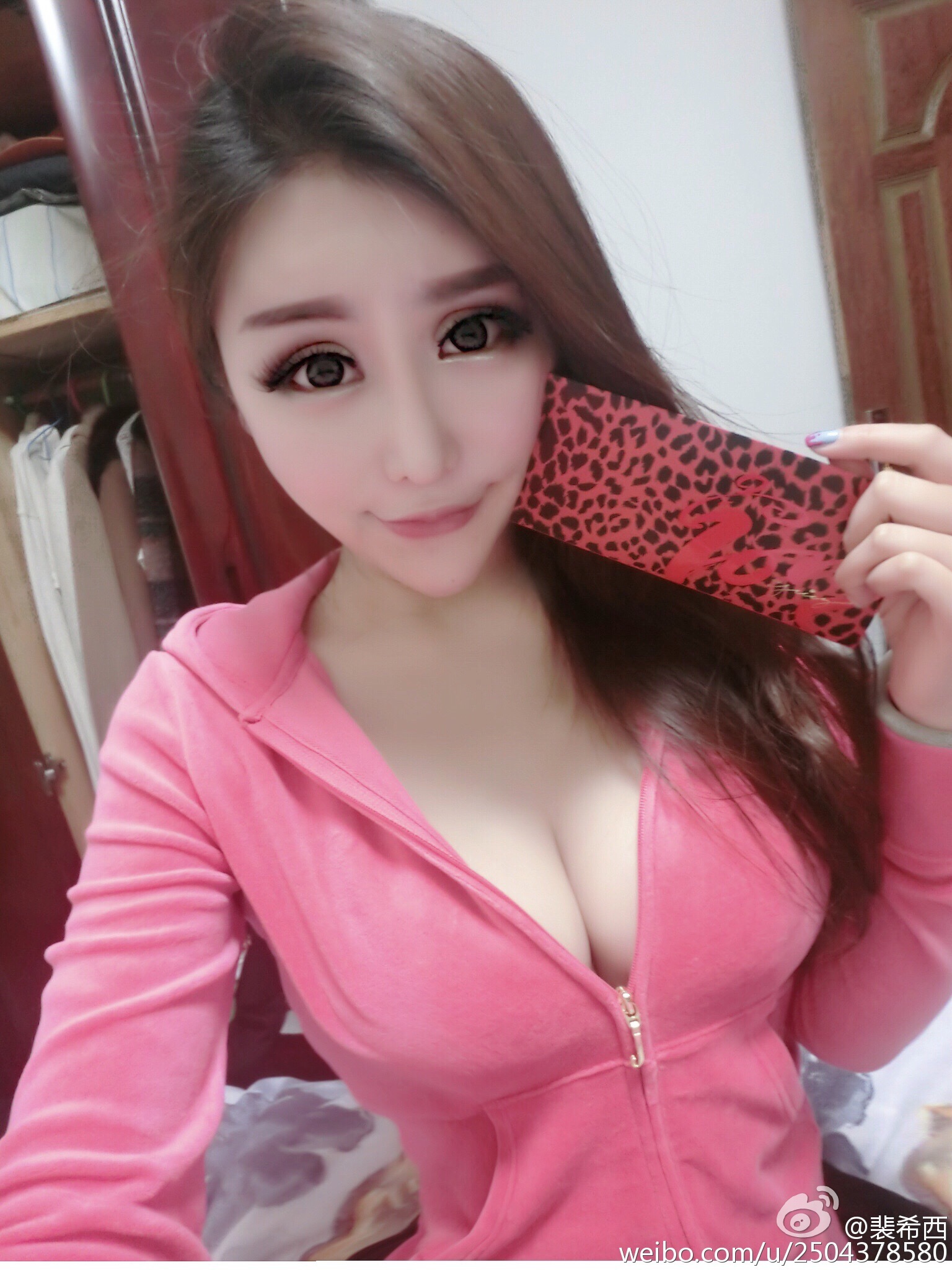 性感豪乳车模 - 裴希西 黑丝长腿姐姐 2