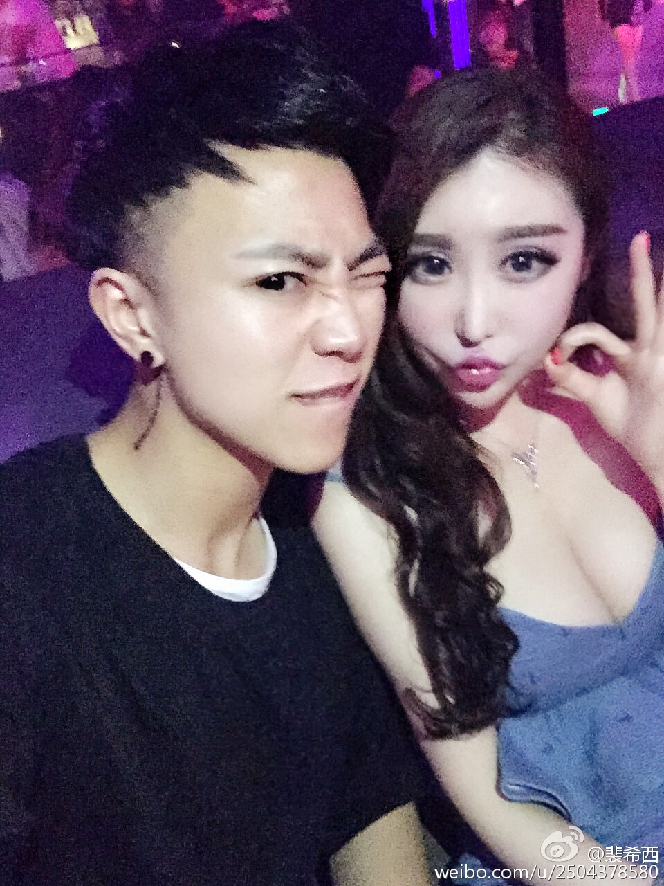 性感豪乳车模 - 裴希西 黑丝长腿姐姐 2