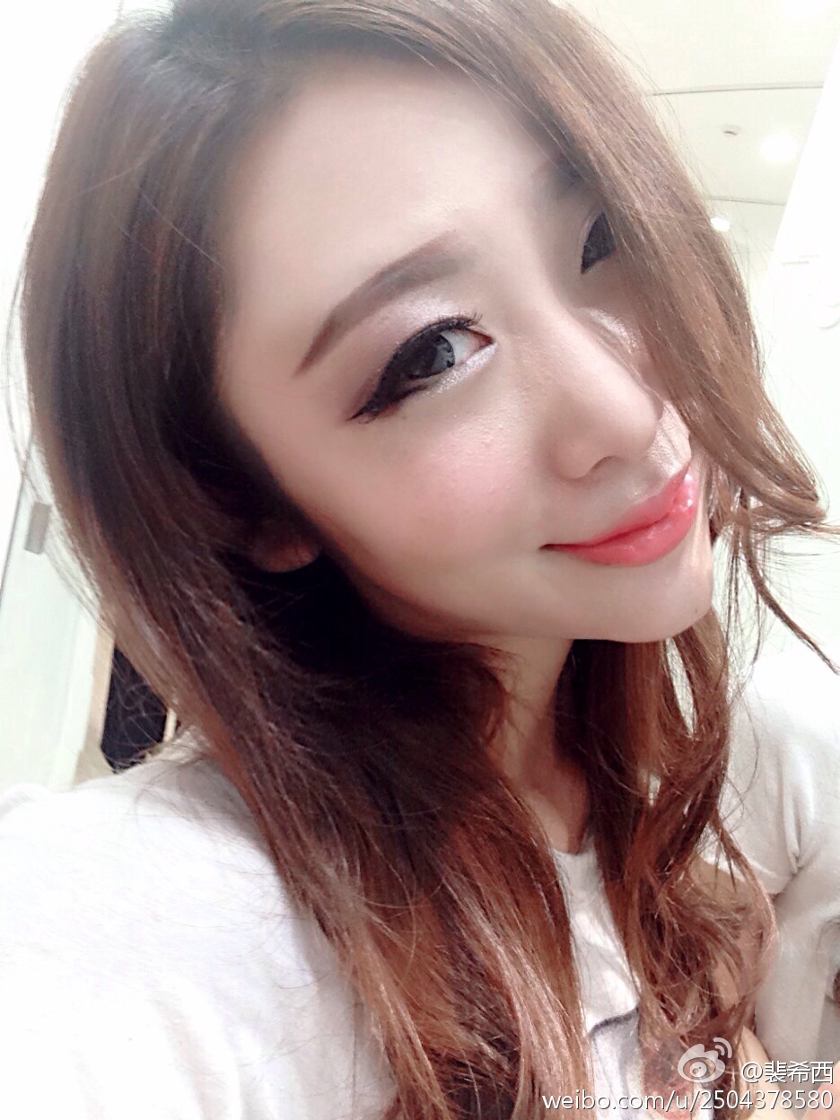 性感豪乳车模 - 裴希西 黑丝长腿姐姐 3