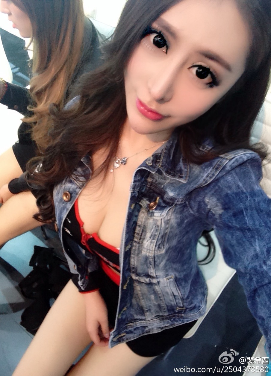 性感豪乳车模 - 裴希西 黑丝长腿姐姐 3