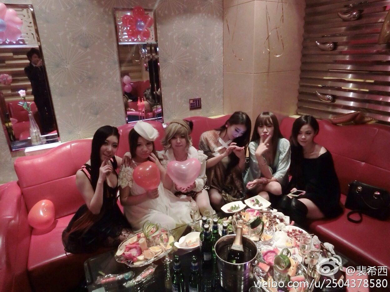 性感豪乳车模 - 裴希西 黑丝长腿姐姐 3