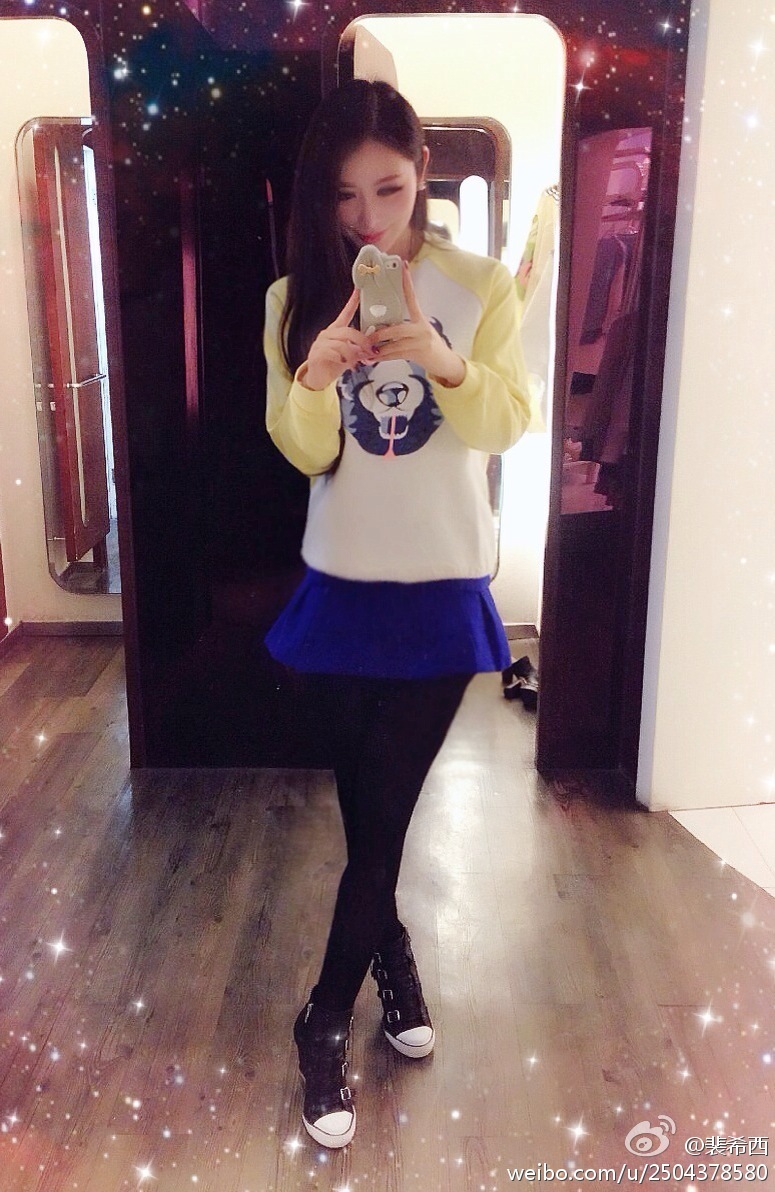 性感豪乳车模 - 裴希西 黑丝长腿姐姐 3