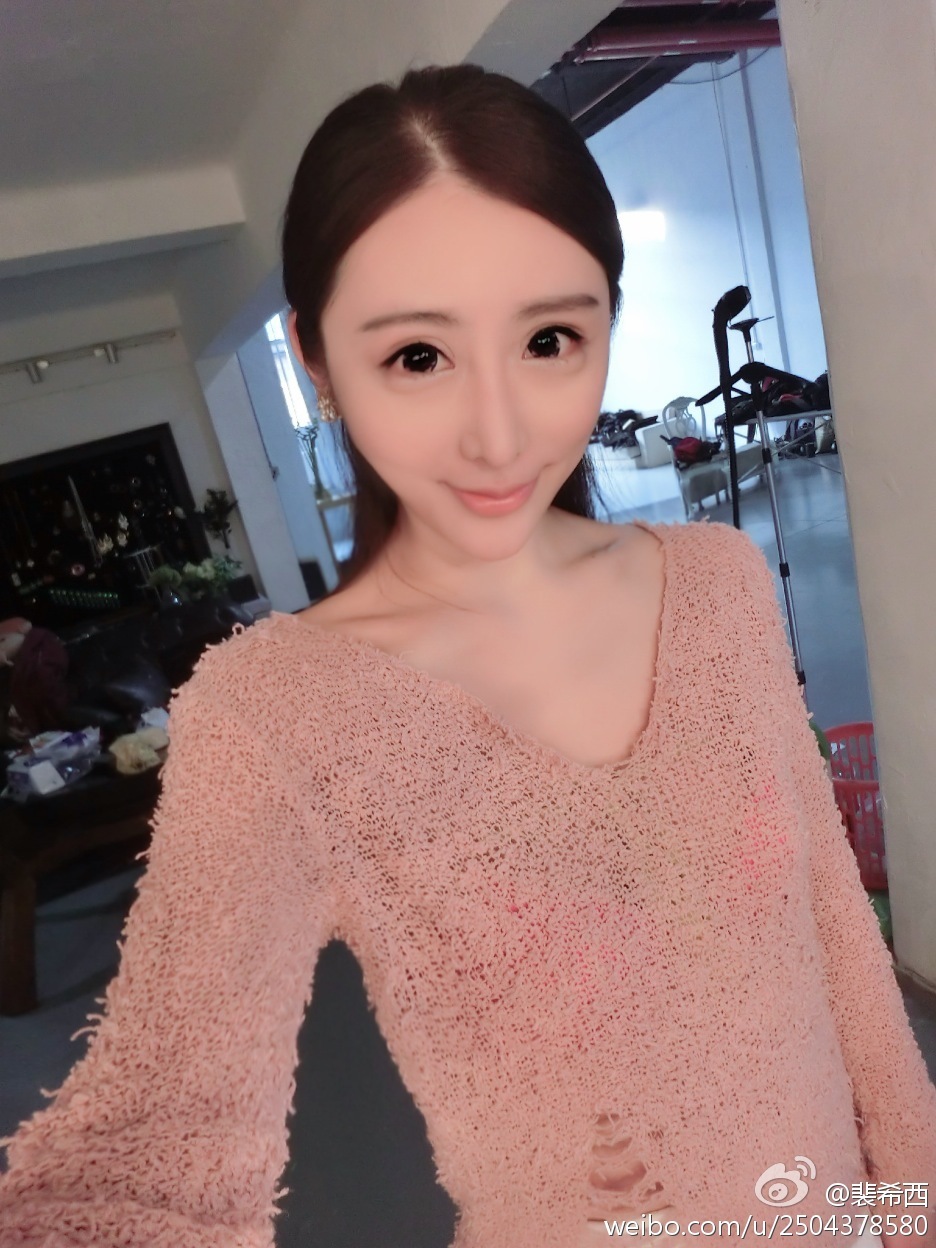 性感豪乳车模 - 裴希西 黑丝长腿姐姐 3