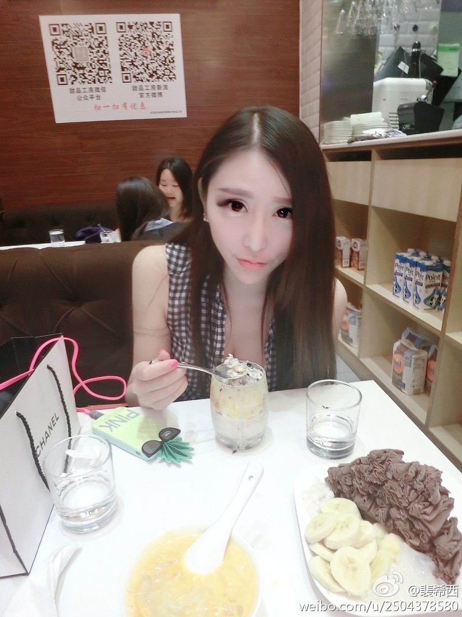 性感豪乳车模 - 裴希西 黑丝长腿姐姐 3