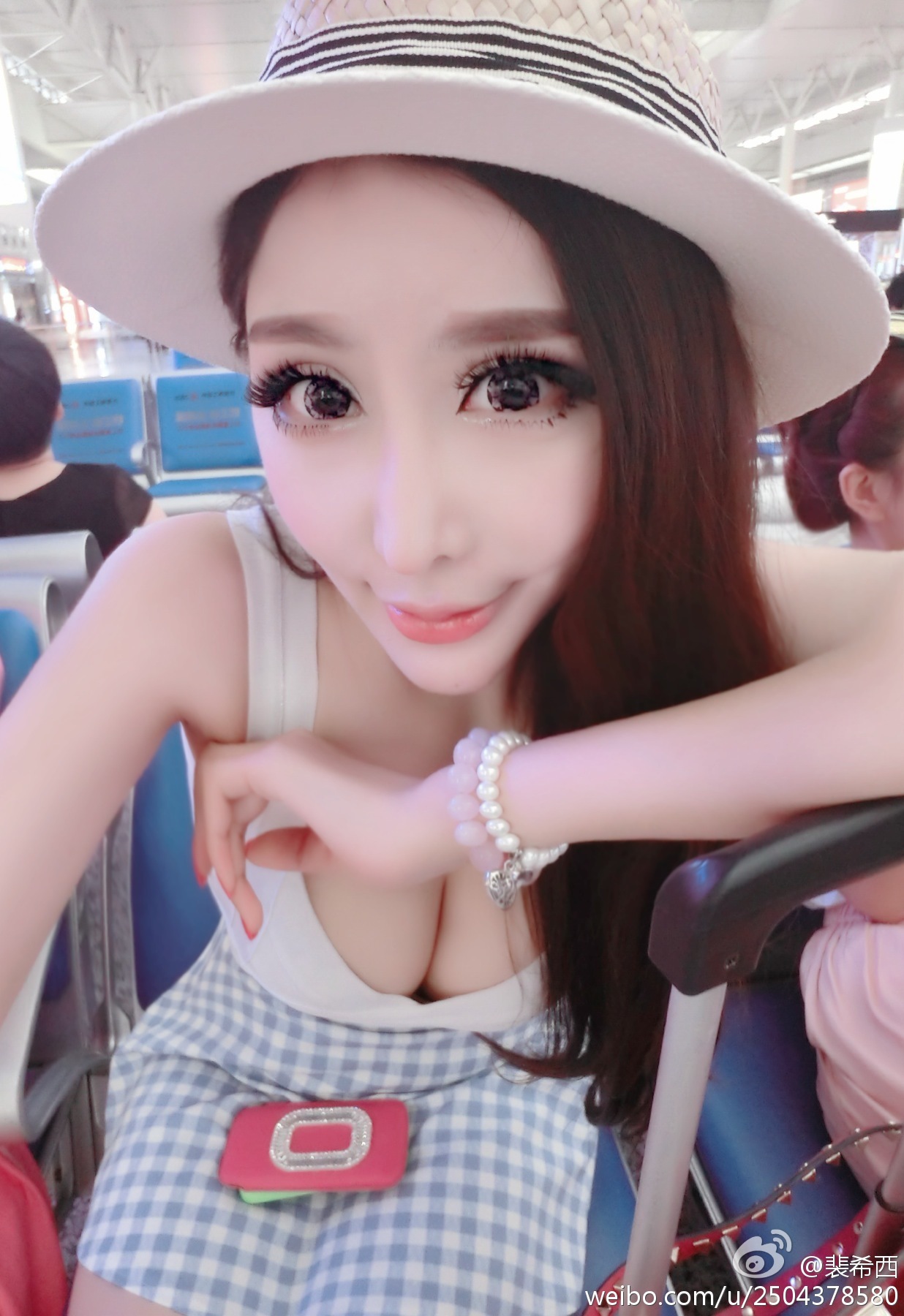 性感豪乳车模 - 裴希西 黑丝长腿姐姐 3