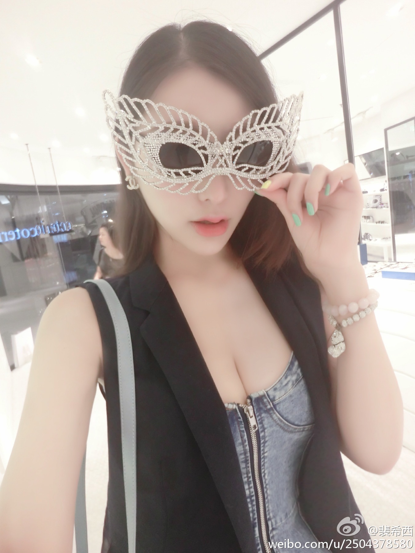 性感豪乳车模 - 裴希西 黑丝长腿姐姐 3