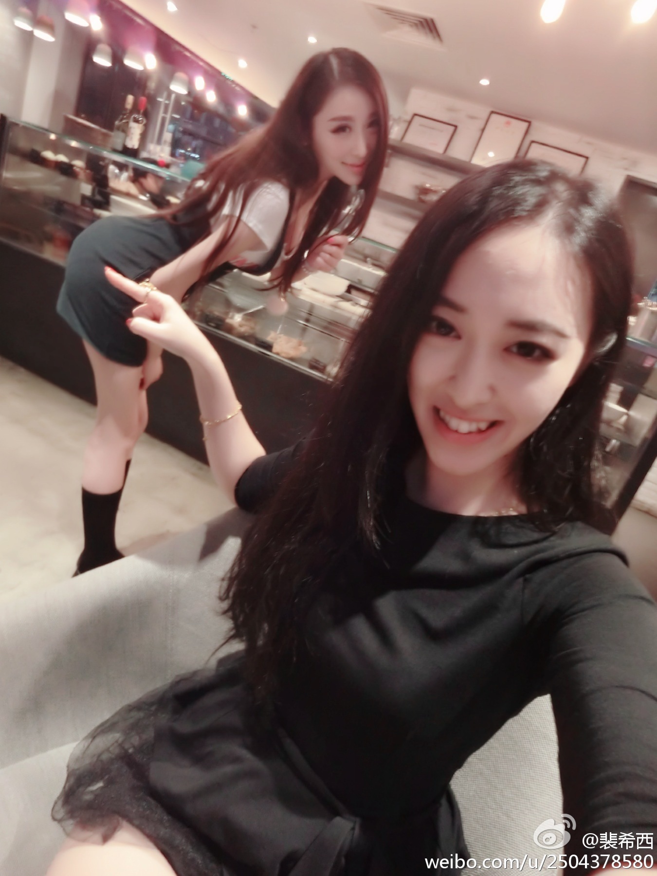 性感豪乳车模 - 裴希西 黑丝长腿姐姐 3