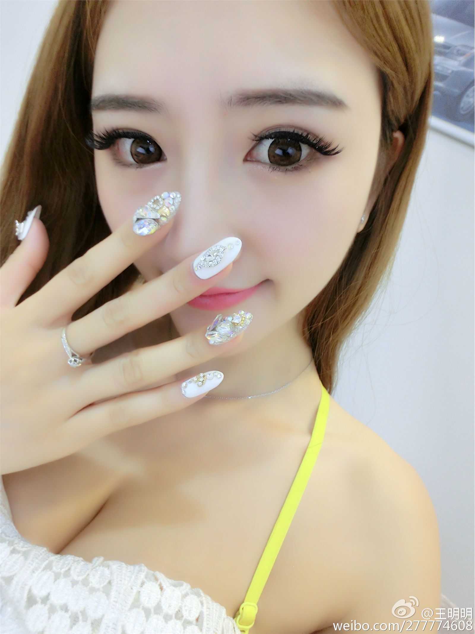 胸模冠军王明明最近微博图集 微博配图