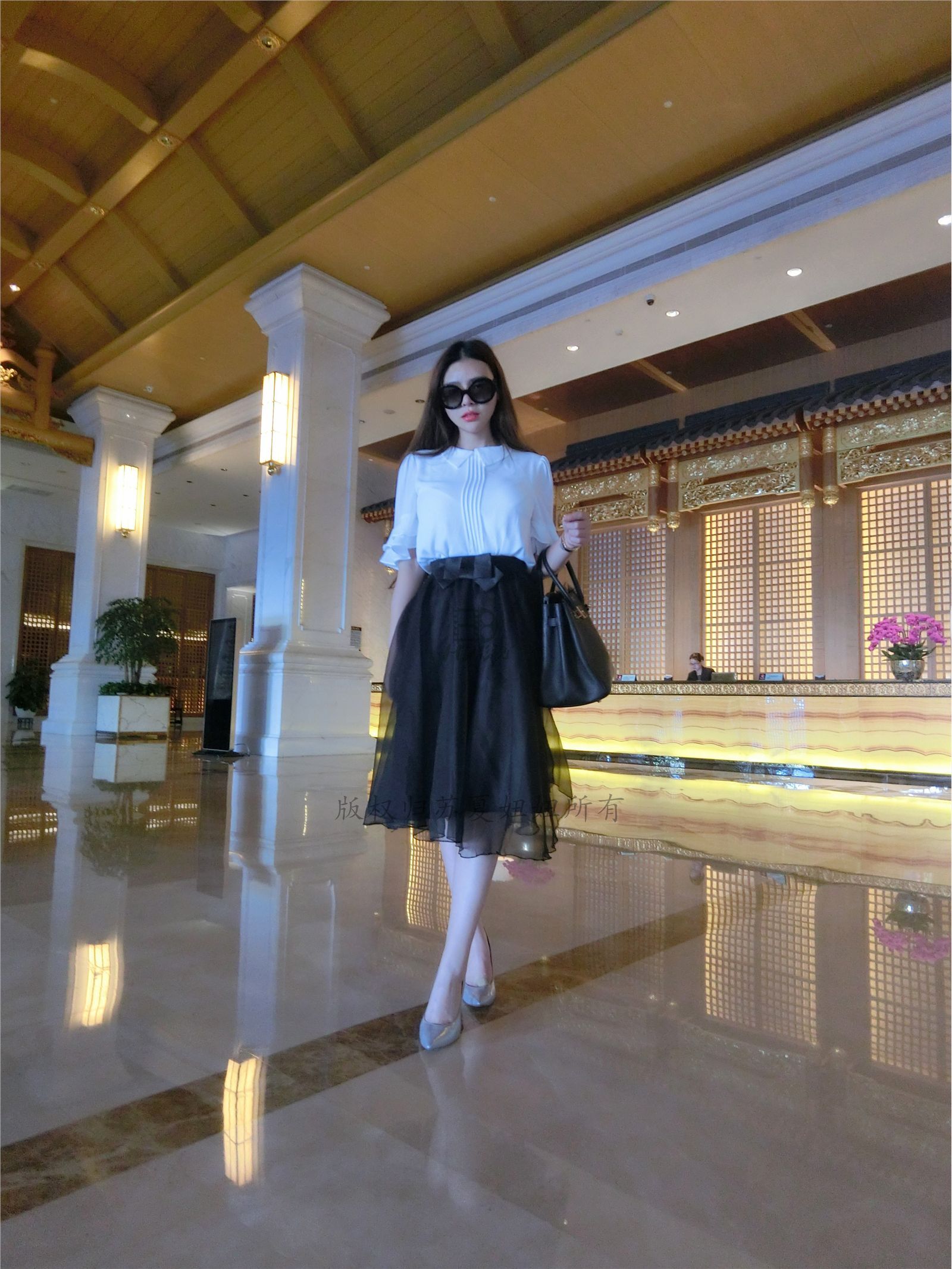 网络红人苏夏妞妞最新微博工作图集 全新苏夏