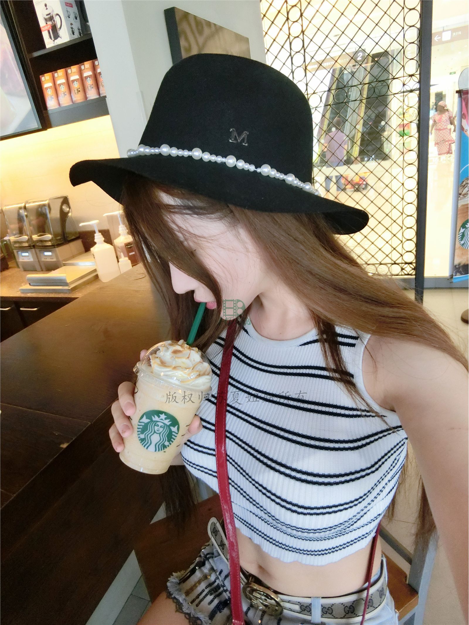 网络红人苏夏妞妞最新微博工作图集 全新苏夏