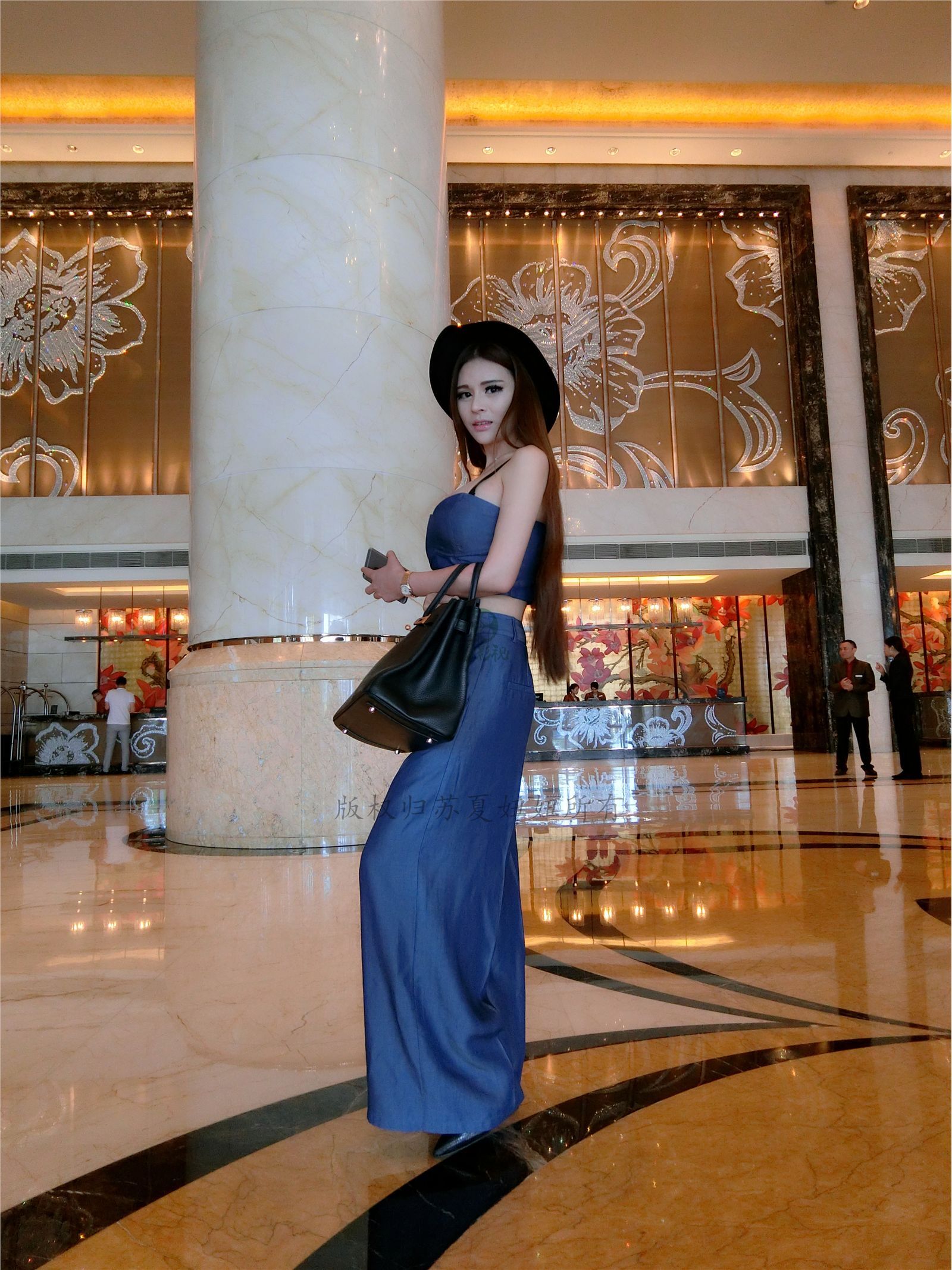 网络红人苏夏妞妞最新微博工作图集 全新苏夏