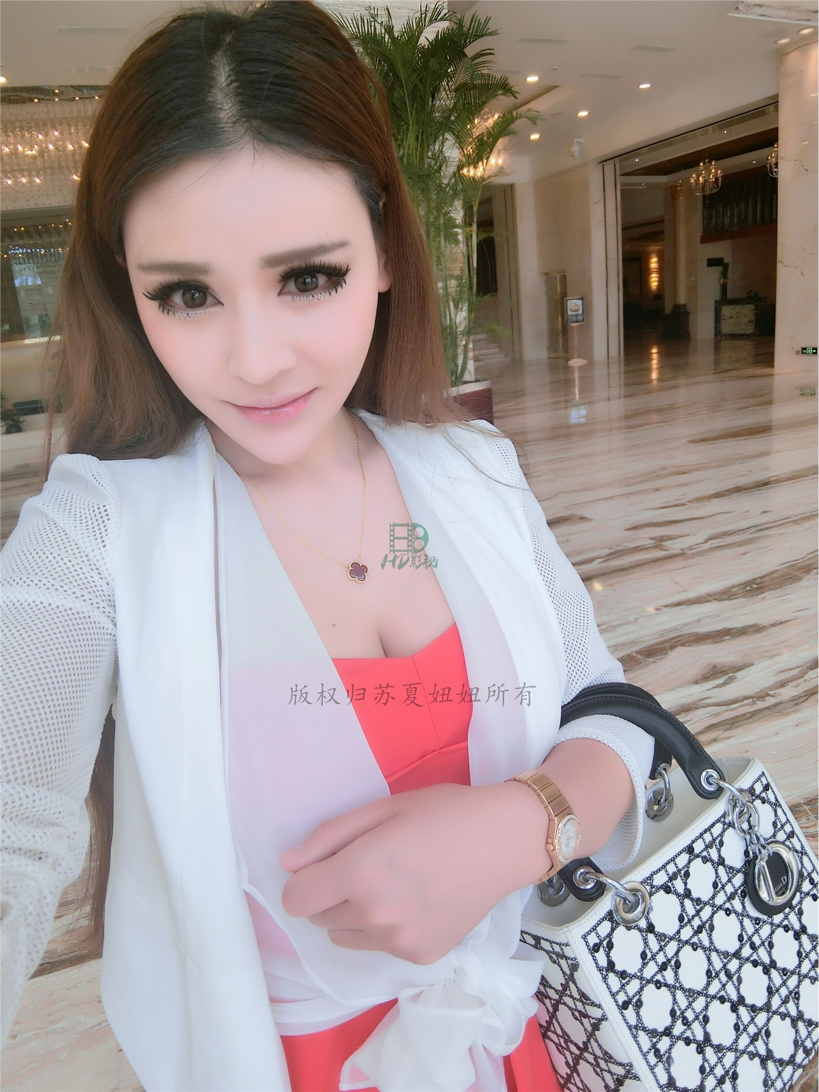 网络红人苏夏妞妞最新微博工作图集 全新苏夏