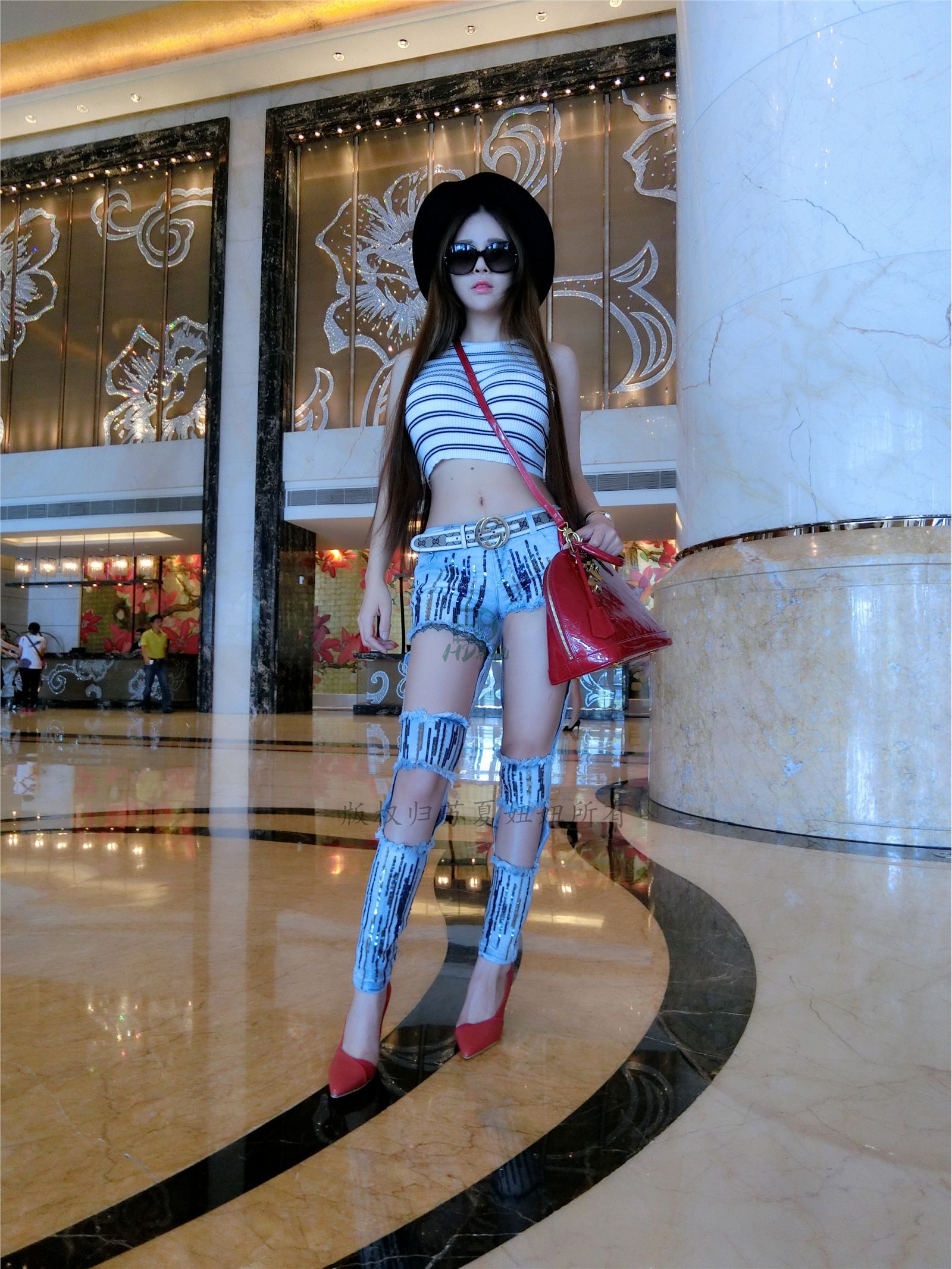 网络红人苏夏妞妞最新微博工作图集 全新苏夏