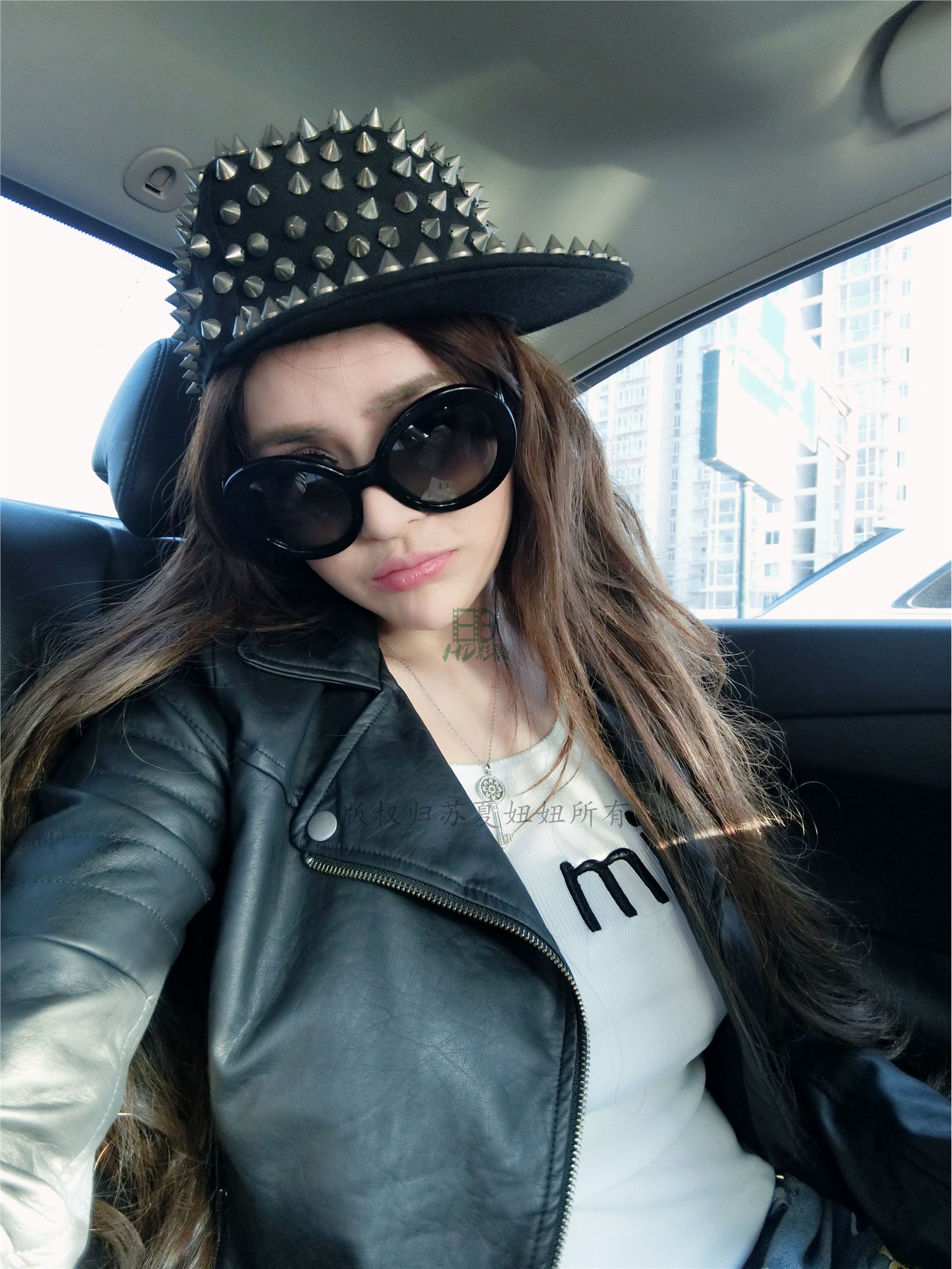 网络红人苏夏妞妞最新微博工作图集 全新苏夏