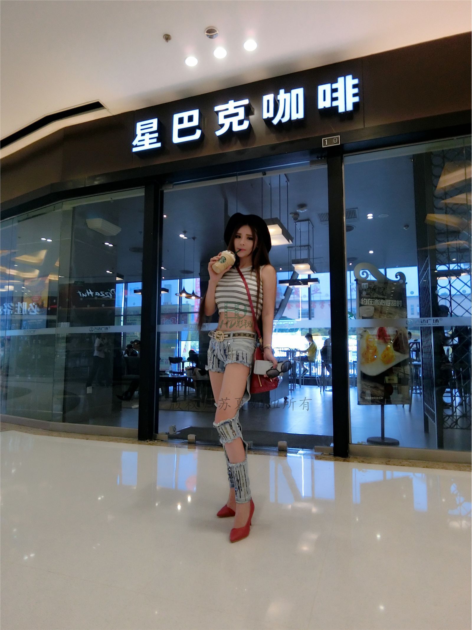 网络红人苏夏妞妞最新微博工作图集 全新苏夏