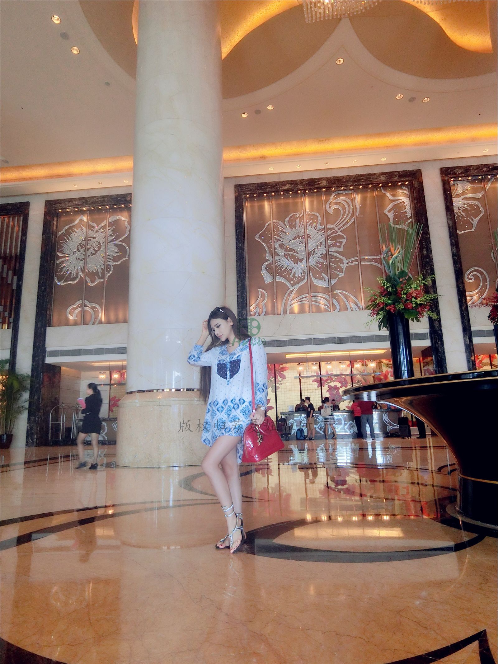 网络红人苏夏妞妞最新微博工作图集 全新苏夏