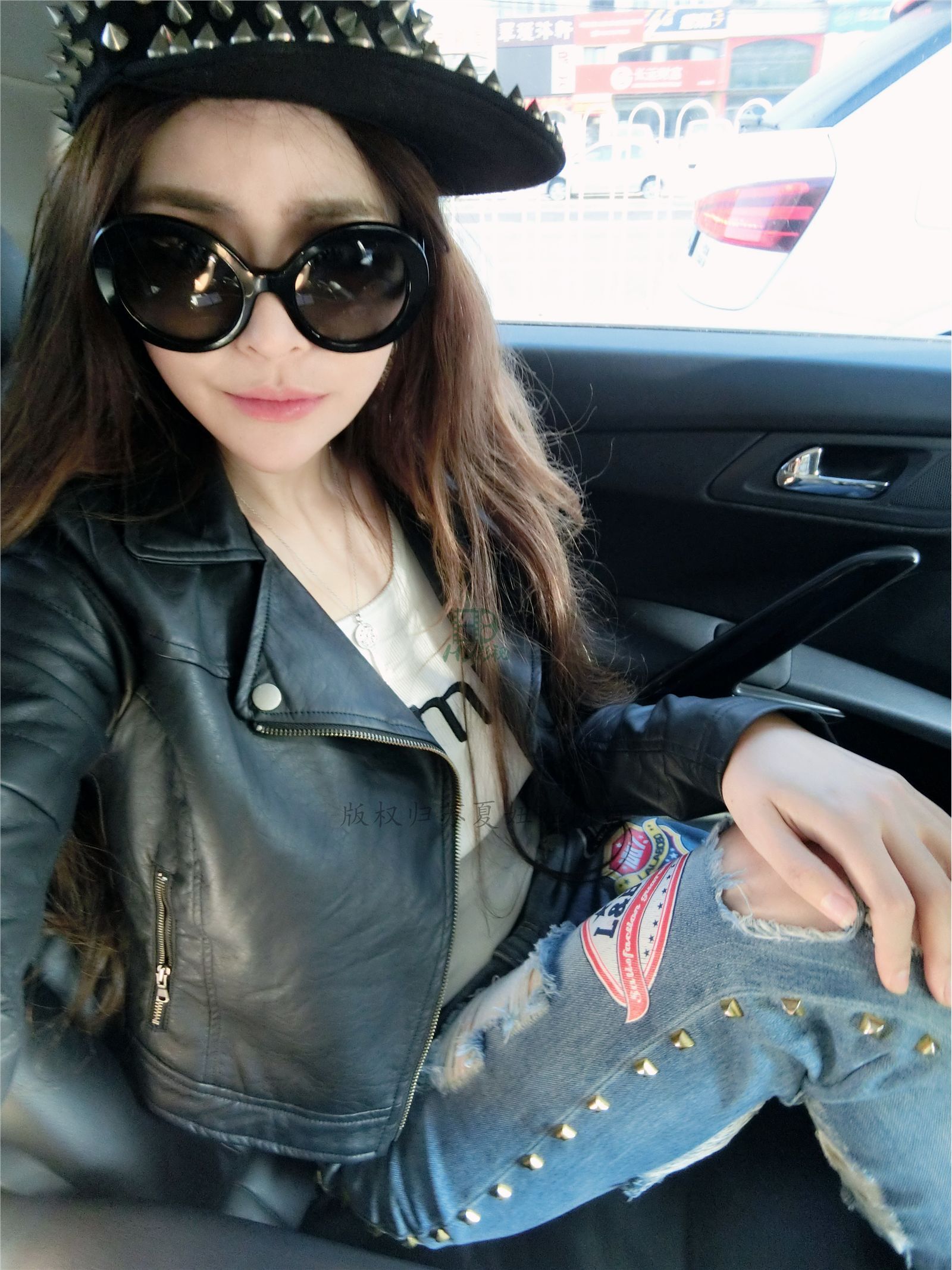 网络红人苏夏妞妞最新微博工作图集 全新苏夏