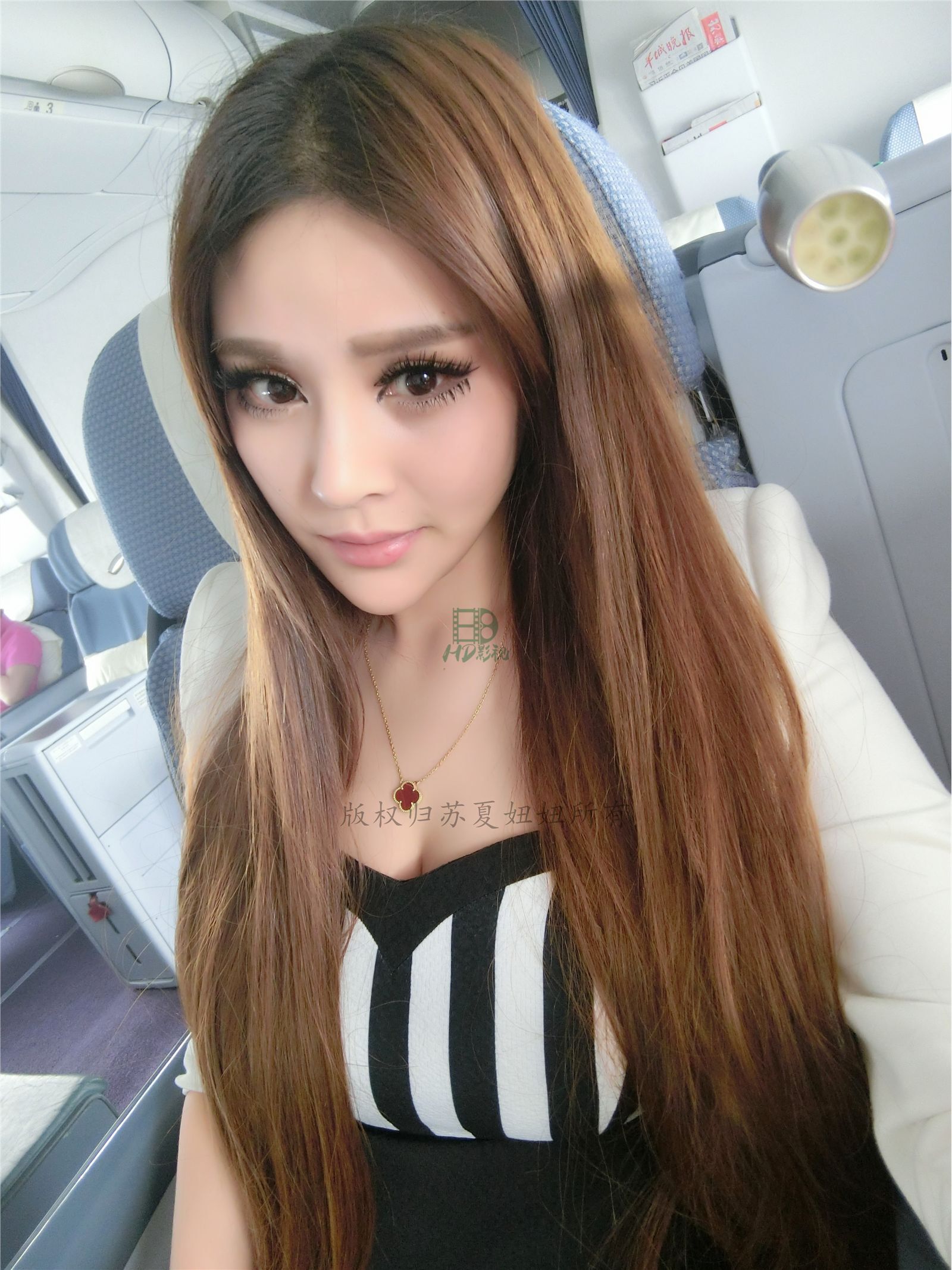 网络红人苏夏妞妞最新微博工作图集 全新苏夏