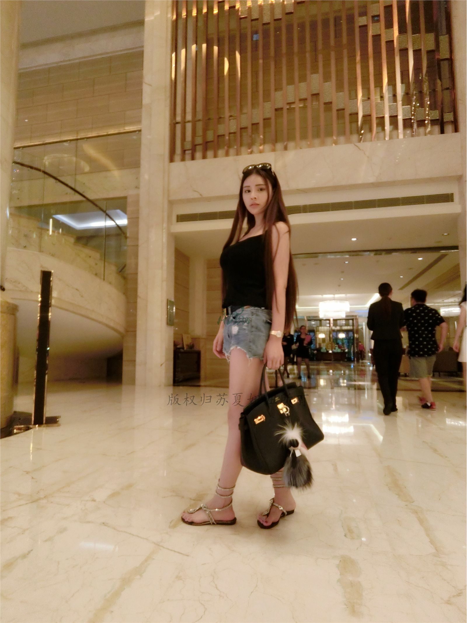 网络红人苏夏妞妞最新微博工作图集 全新苏夏