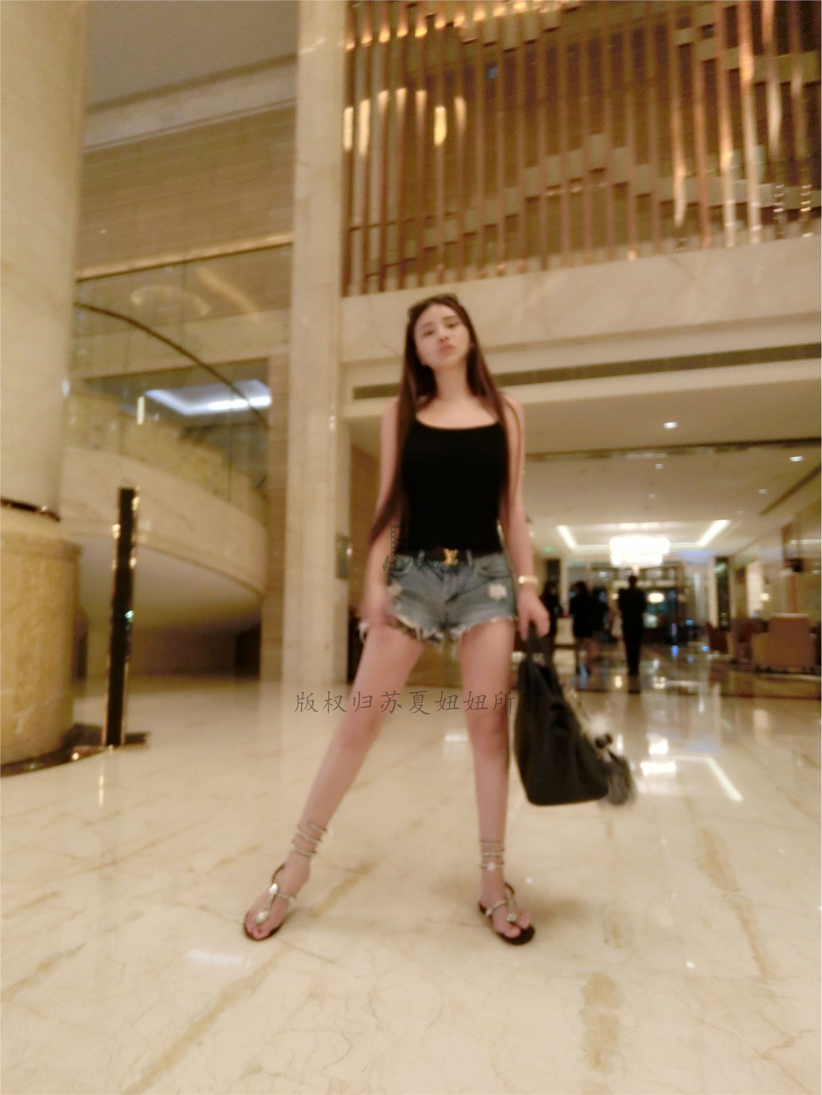 网络红人苏夏妞妞最新微博工作图集 全新苏夏