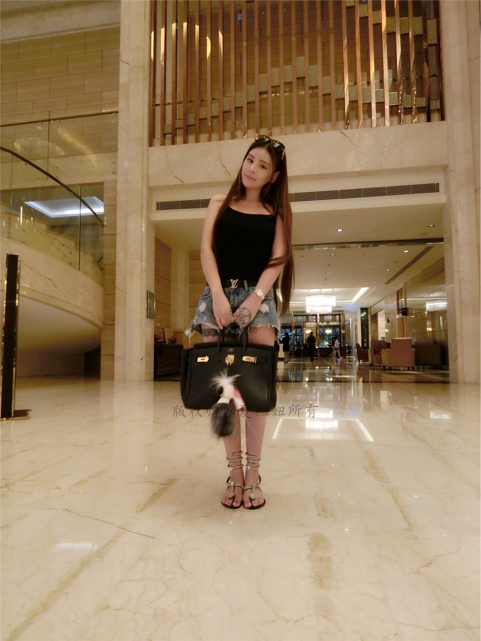 网络红人苏夏妞妞最新微博工作图集 全新苏夏