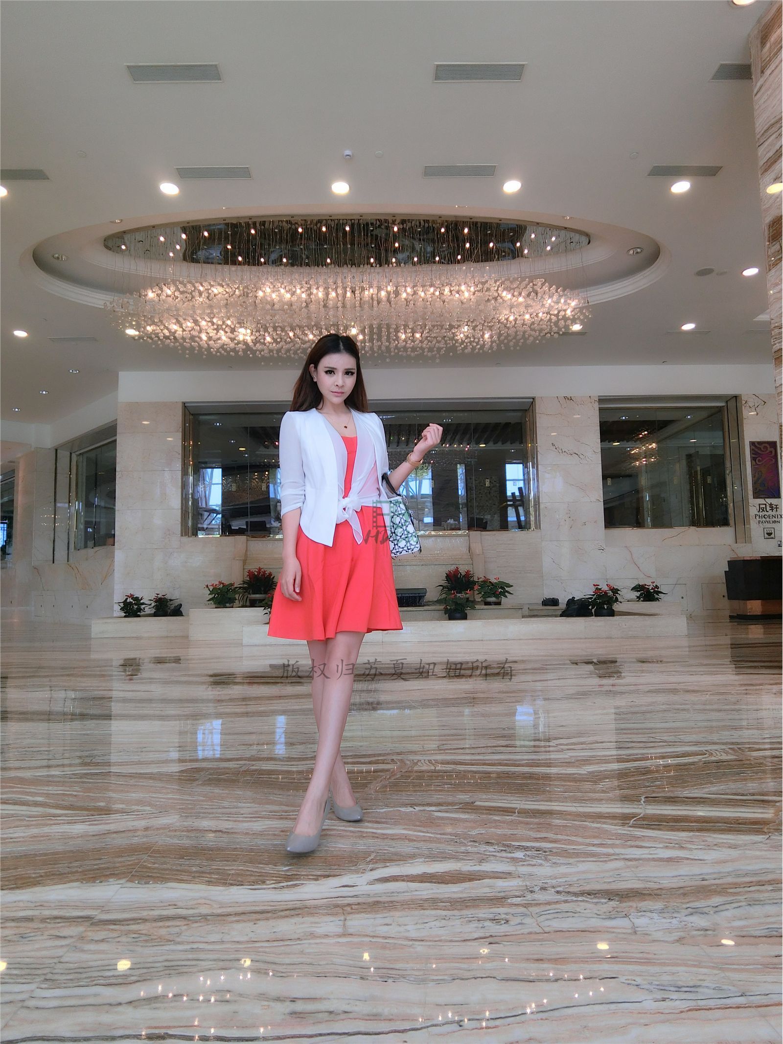 网络红人苏夏妞妞最新微博工作图集 全新苏夏