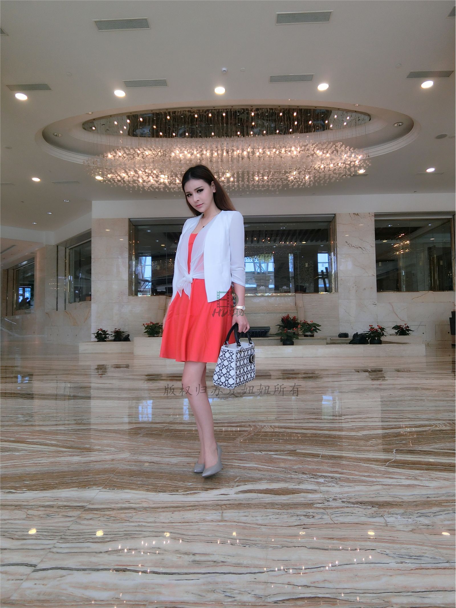 网络红人苏夏妞妞最新微博工作图集 全新苏夏