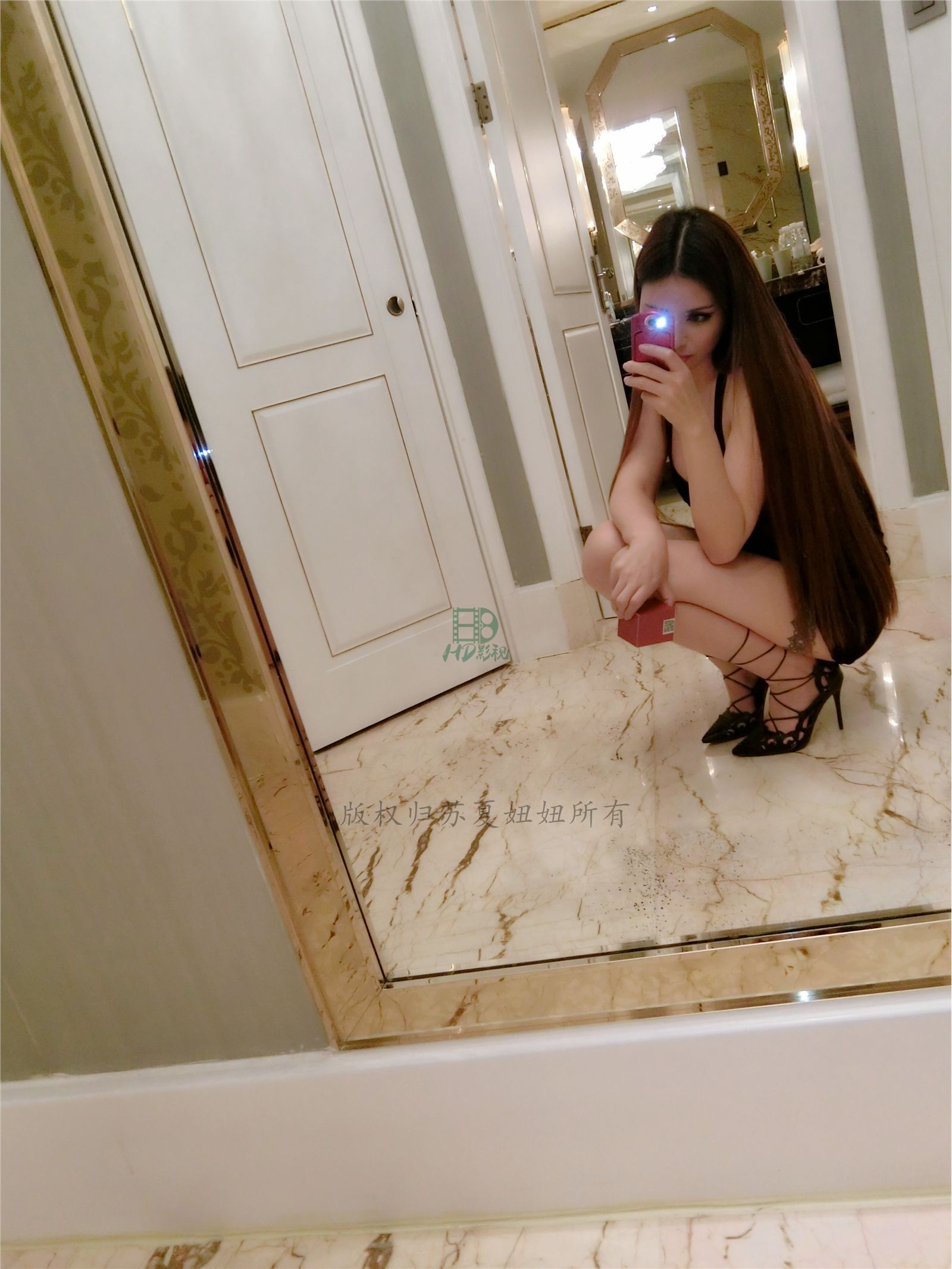 网络红人苏夏妞妞最新微博工作图集 全新苏夏