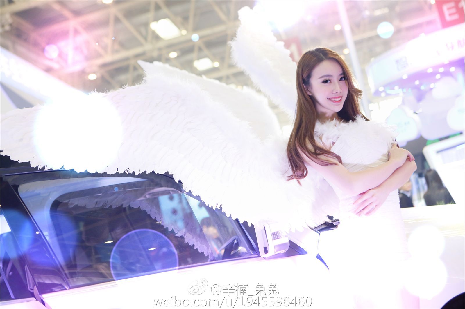 性感美女车模辛楠兔兔微博美图