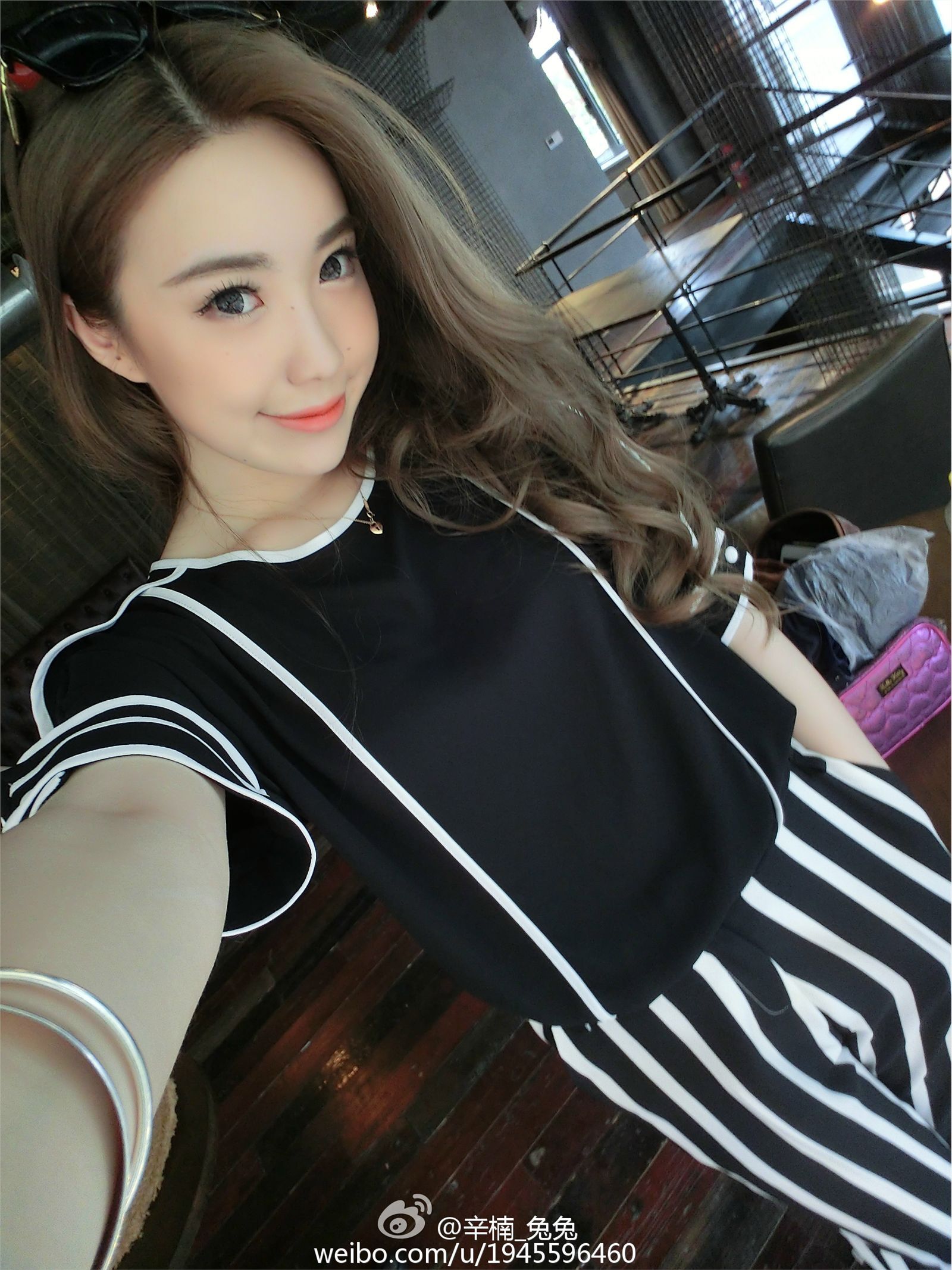 性感美女车模辛楠兔兔微博美图