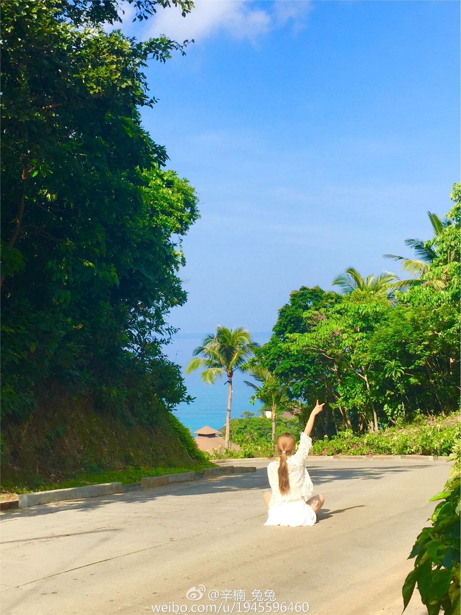 性感美女车模辛楠兔兔微博美图