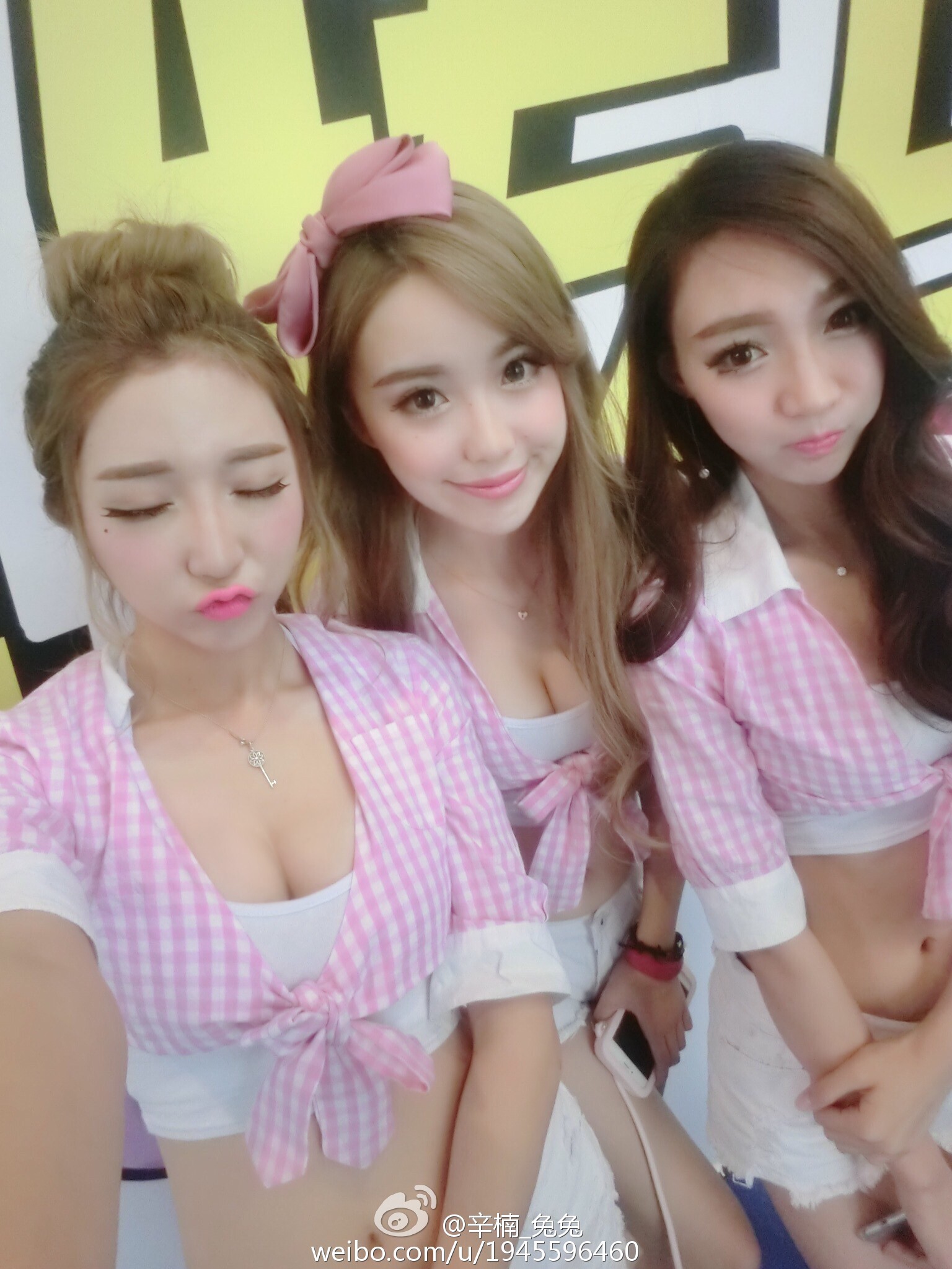 性感美女车模辛楠兔兔微博美图