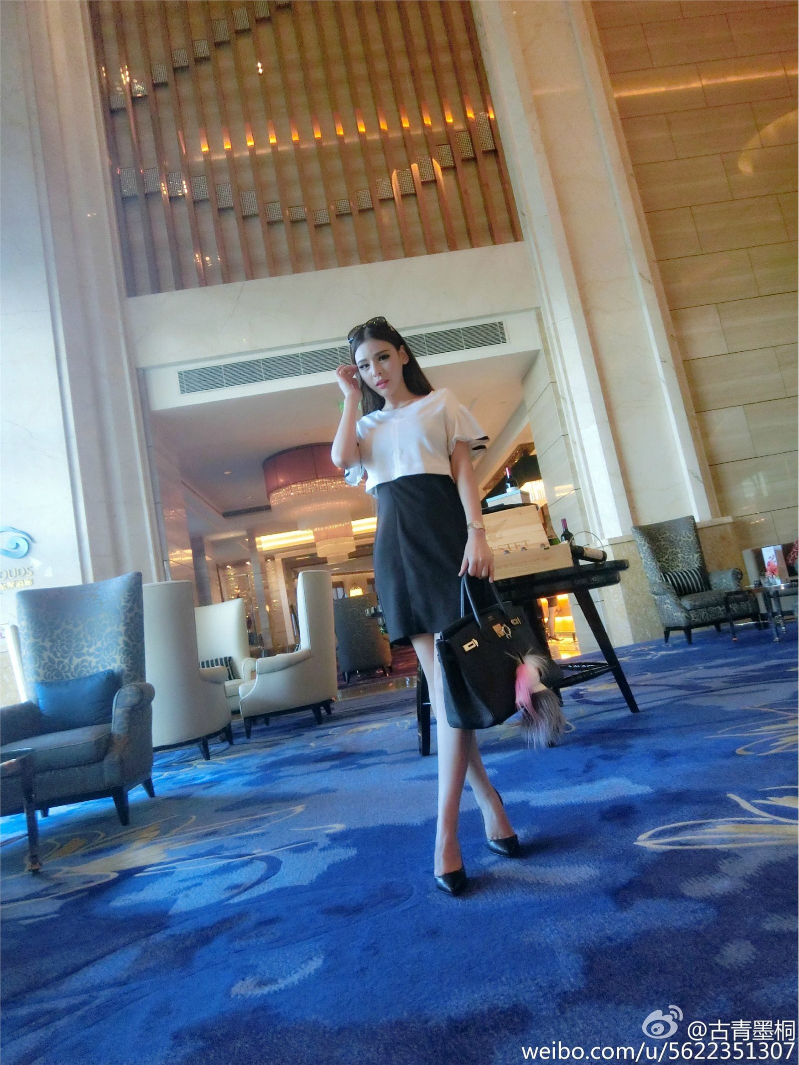 网络红人苏夏妞妞最新微博工作图集 苏夏新微薄