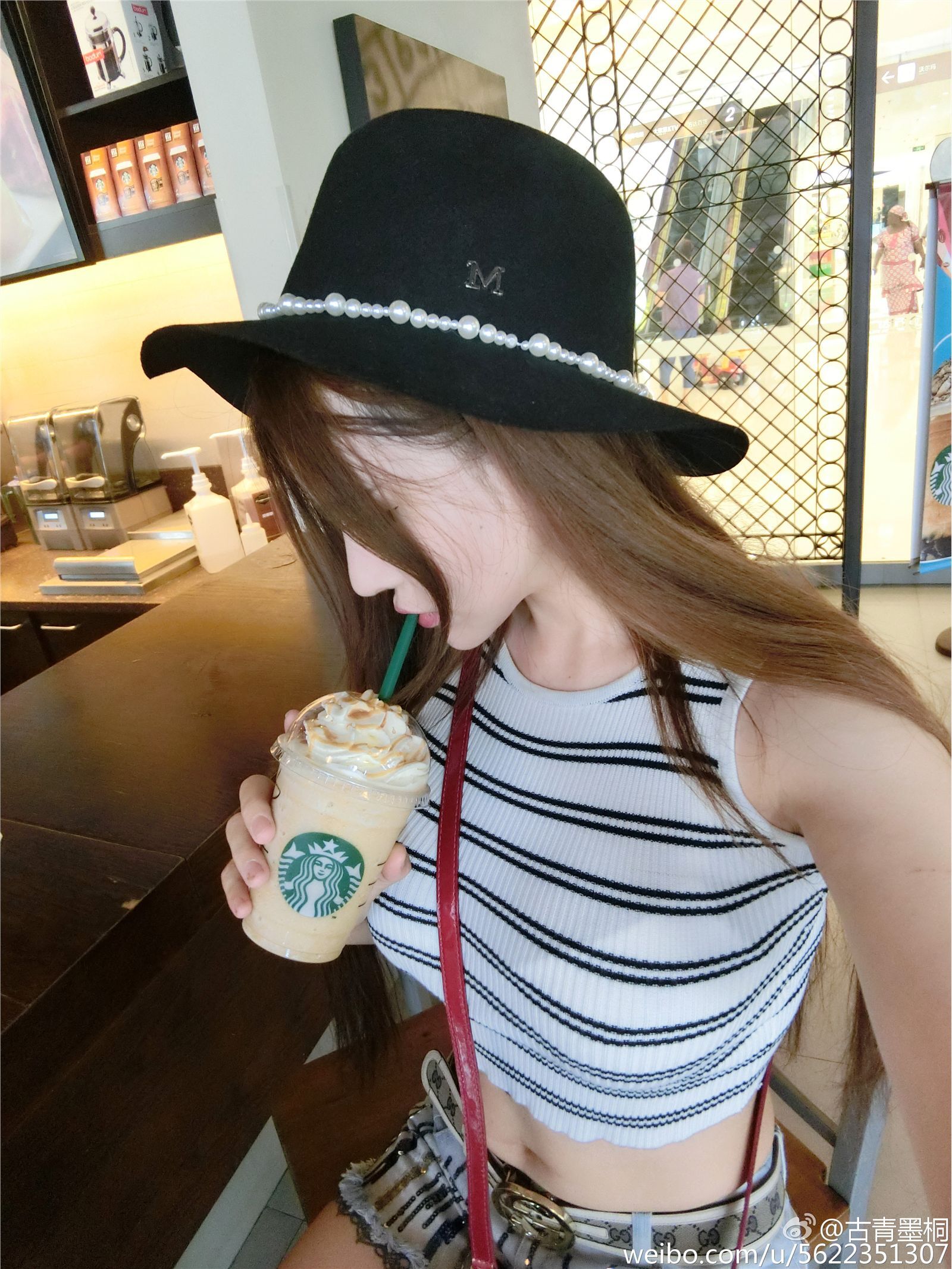 网络红人苏夏妞妞最新微博工作图集 苏夏新微薄