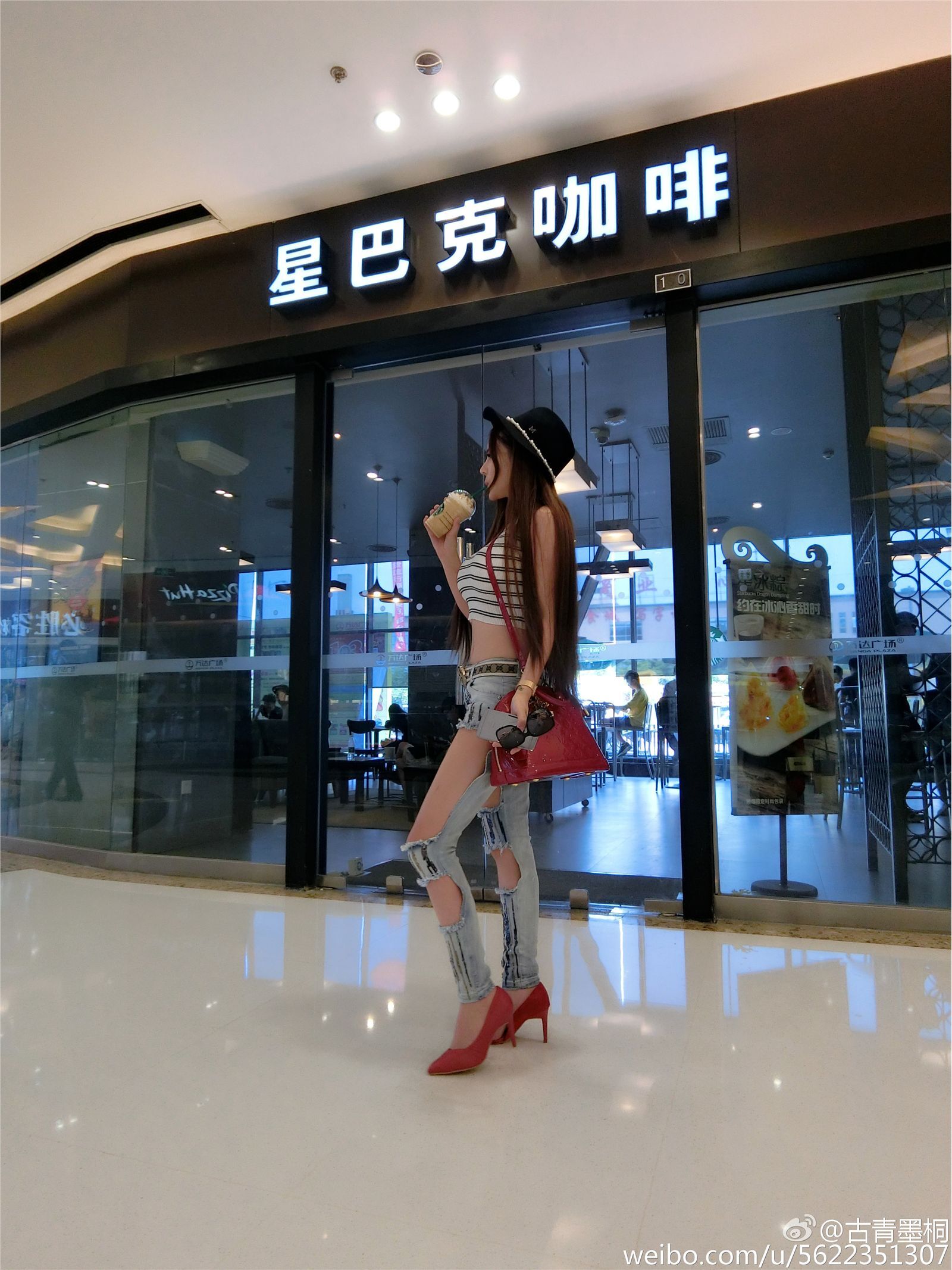 网络红人苏夏妞妞最新微博工作图集 苏夏新微薄