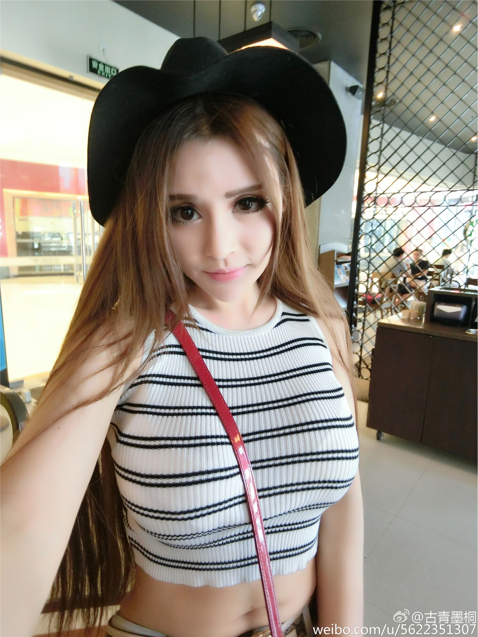 网络红人苏夏妞妞最新微博工作图集 苏夏新微薄