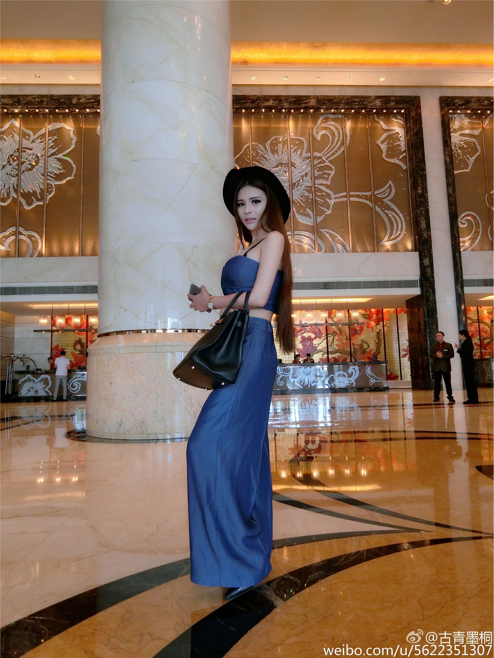 网络红人苏夏妞妞最新微博工作图集 苏夏新微薄