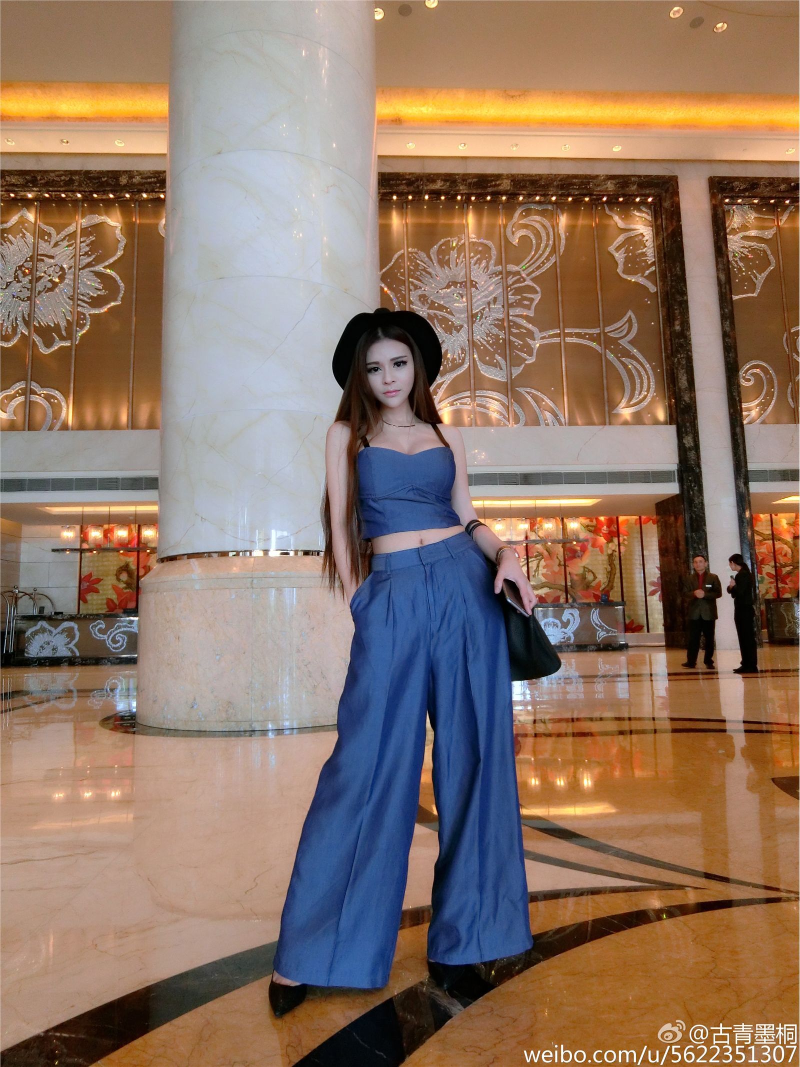 网络红人苏夏妞妞最新微博工作图集 苏夏新微薄