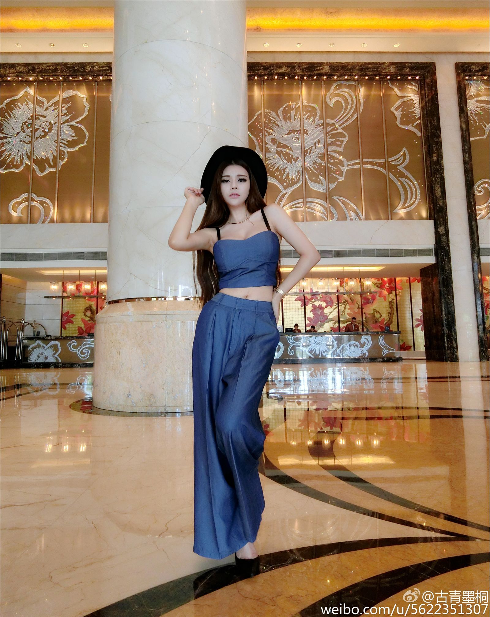 网络红人苏夏妞妞最新微博工作图集 苏夏新微薄