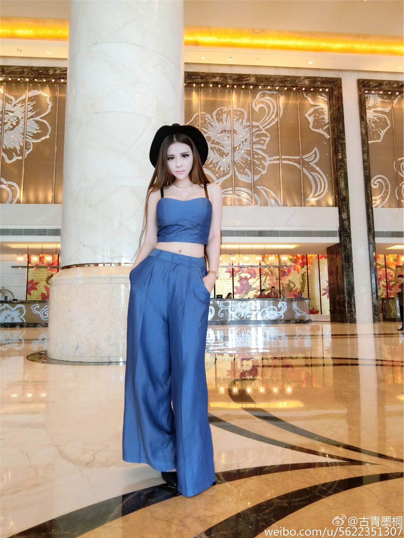 网络红人苏夏妞妞最新微博工作图集 苏夏新微薄