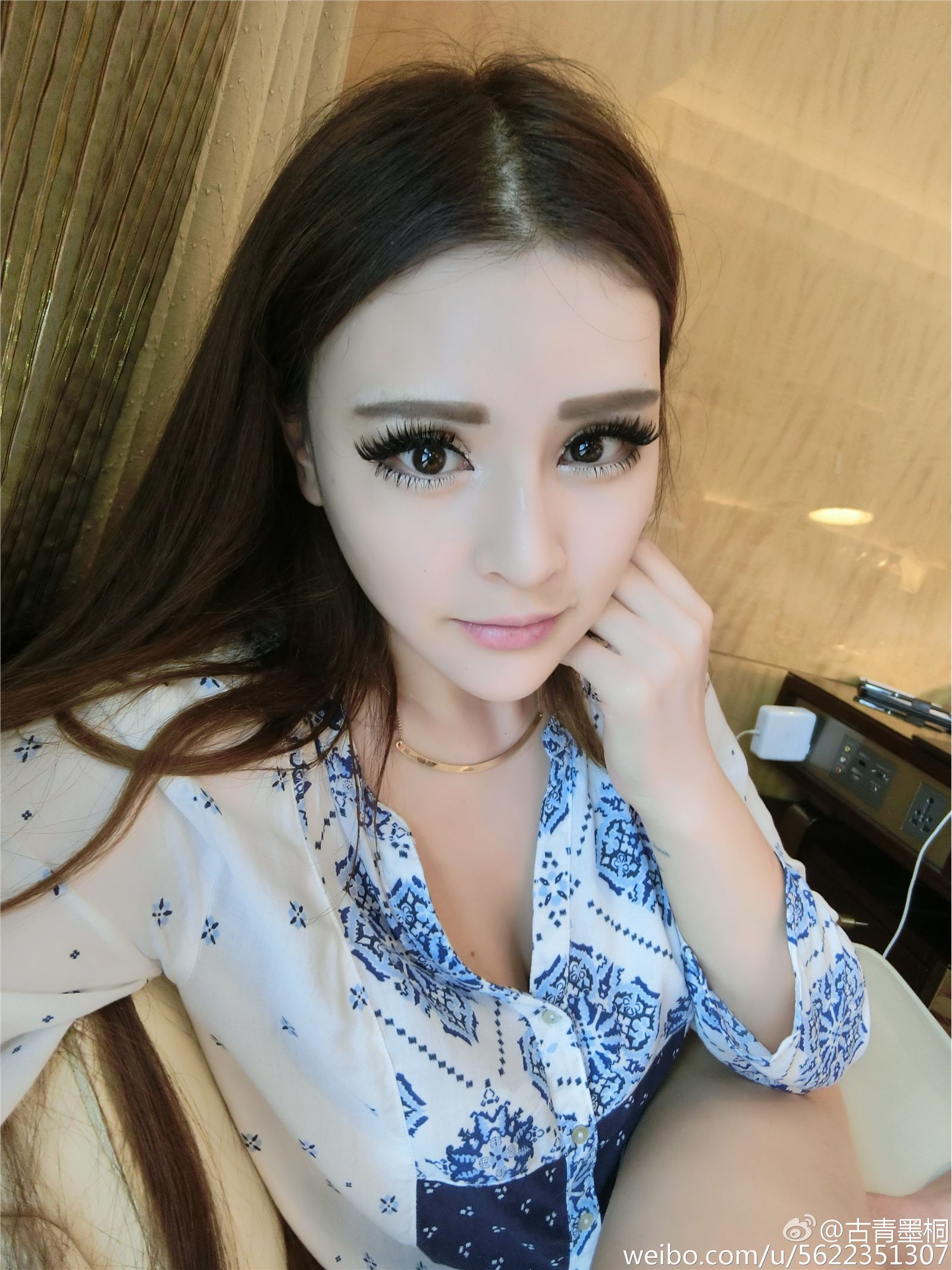 网络红人苏夏妞妞最新微博工作图集 苏夏新微薄